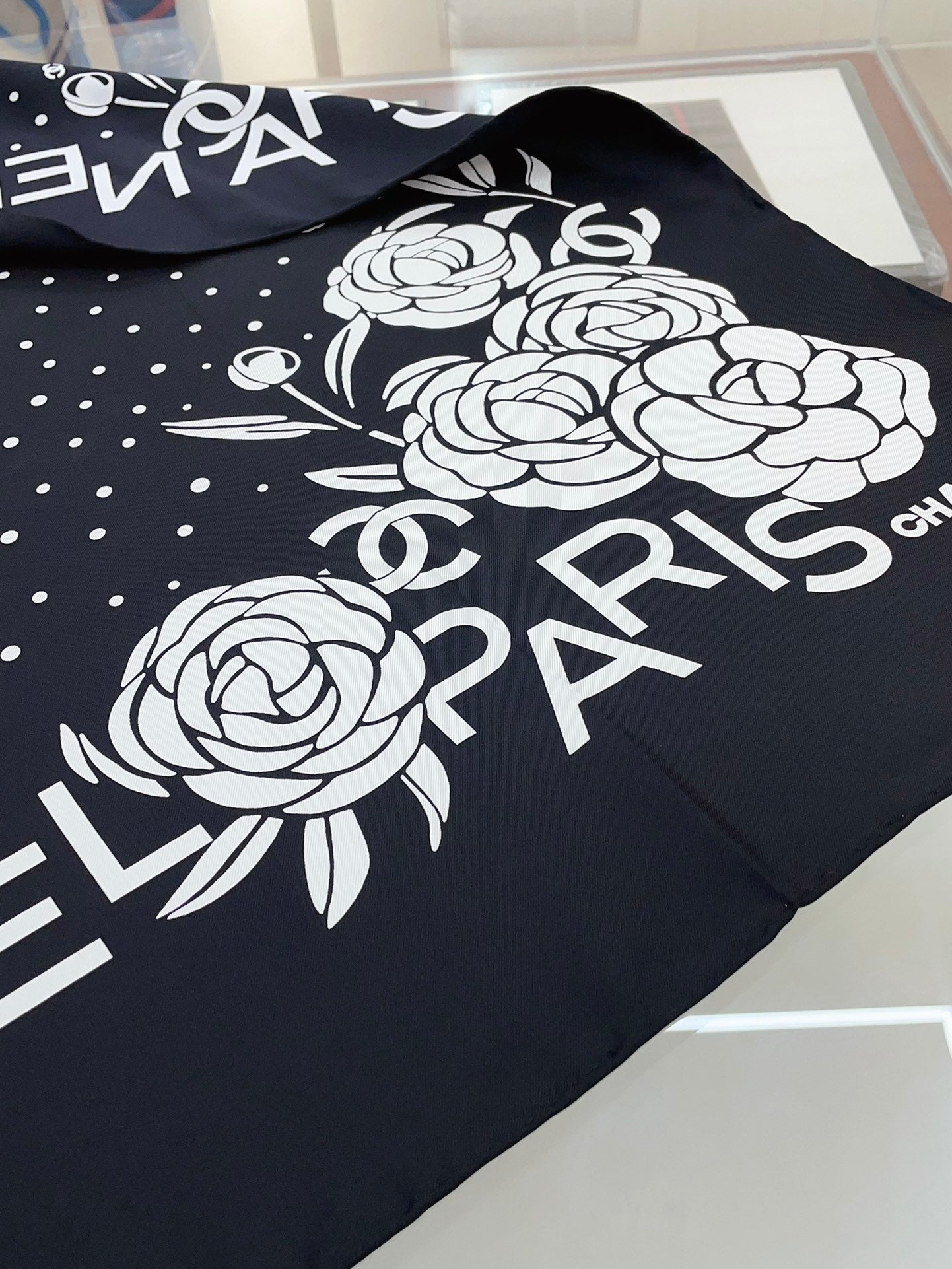 CC Square Scarf 90 CM In Black Polka Dot White Camellia Silk Twill 288723