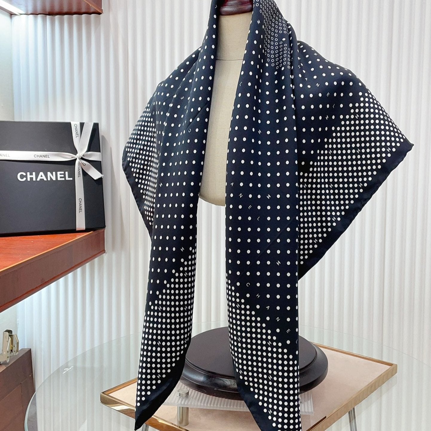 CC Square Scarf 90 CM In Black White Polka Dot Silk Twill 166291