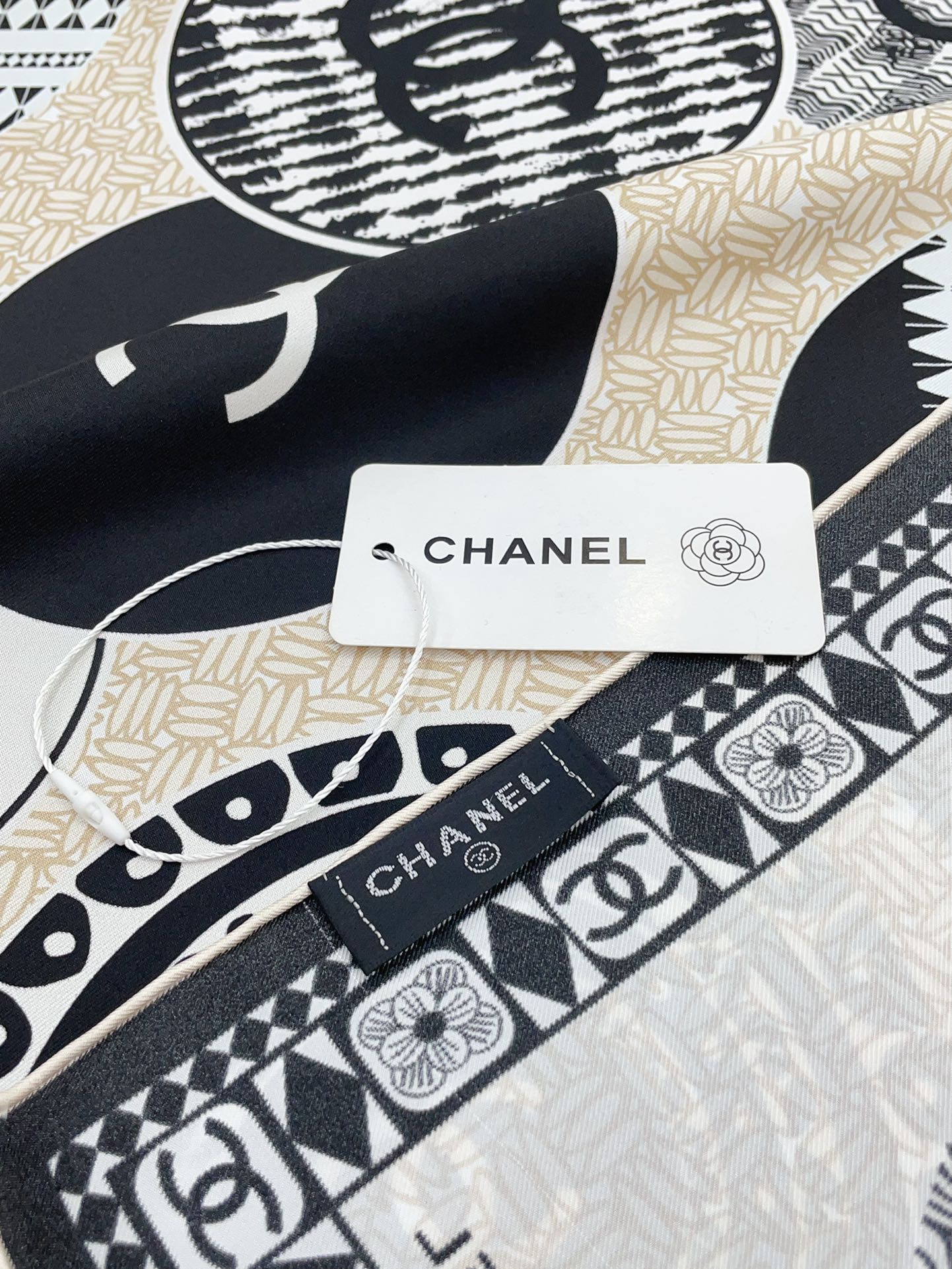 CC Square Scarf 90 CM In Beige Multi-Pattern Silk Twill 231847
