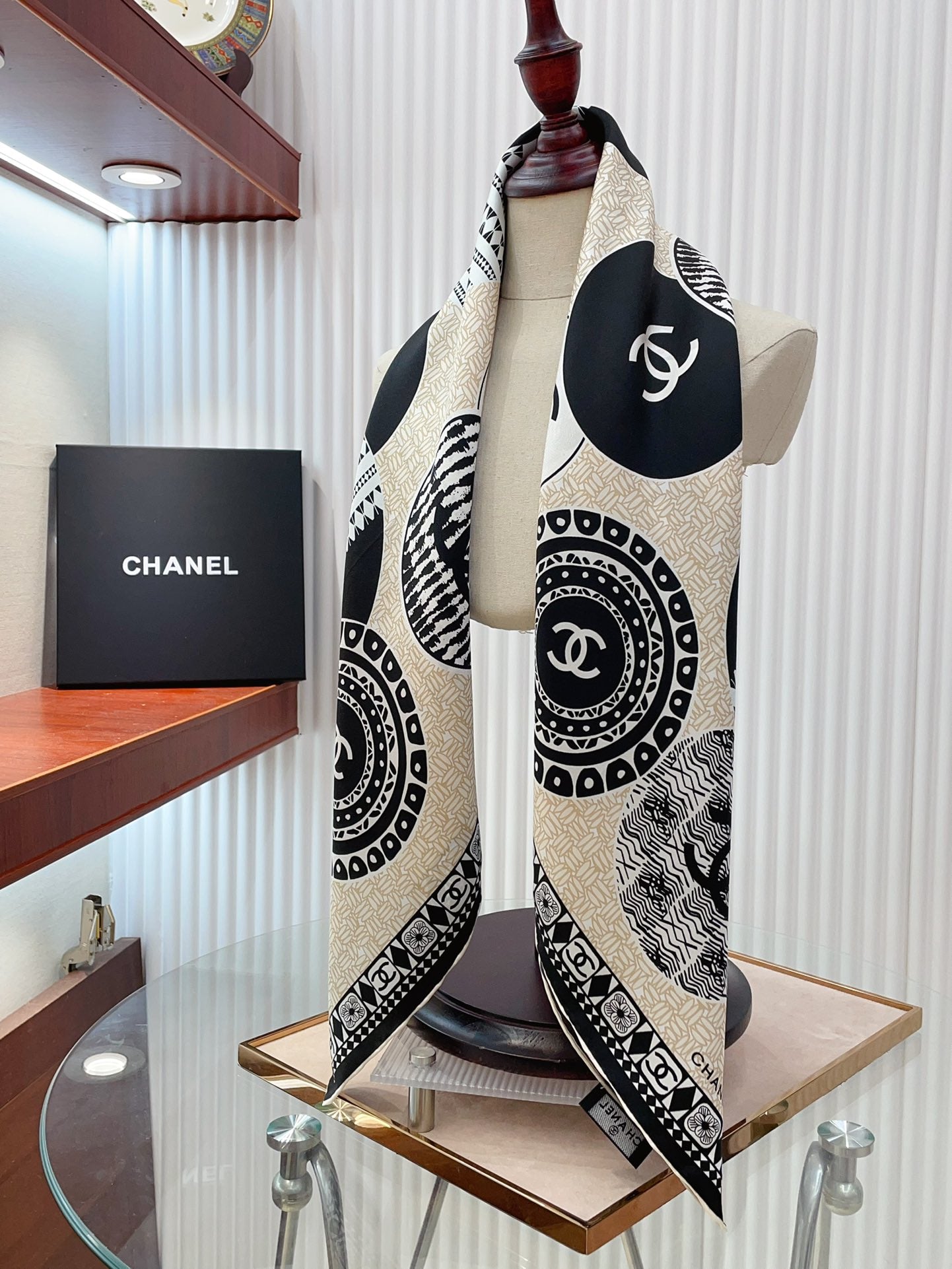 CC Square Scarf 90 CM In Beige Multi-Pattern Silk Twill 231847