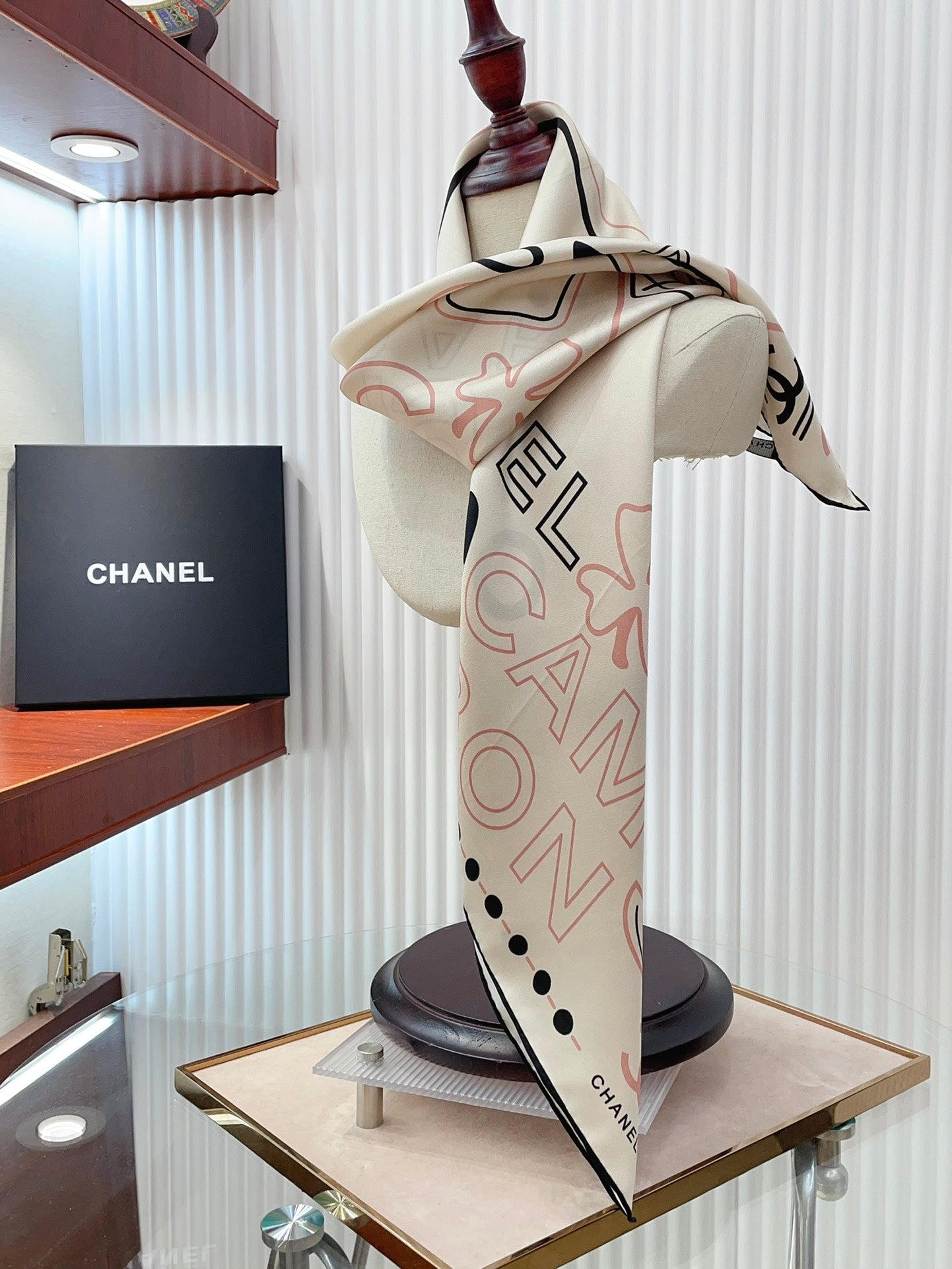 CC Square Scarf 90 CM In White Mix Black Pink Silk Twill 165001