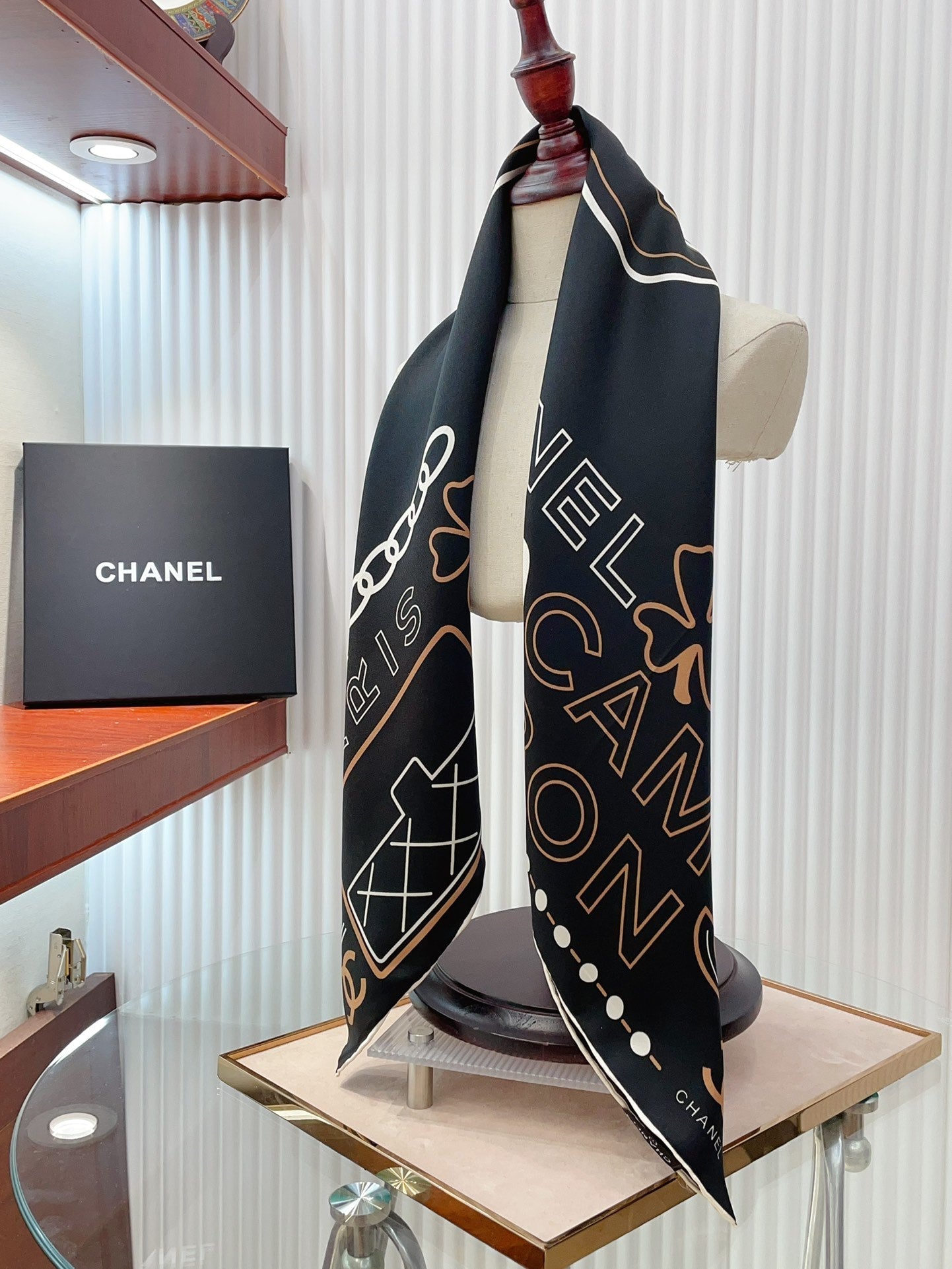 CC Square Scarf 90 CM In Black Mix Beige White Silk Twill 165002