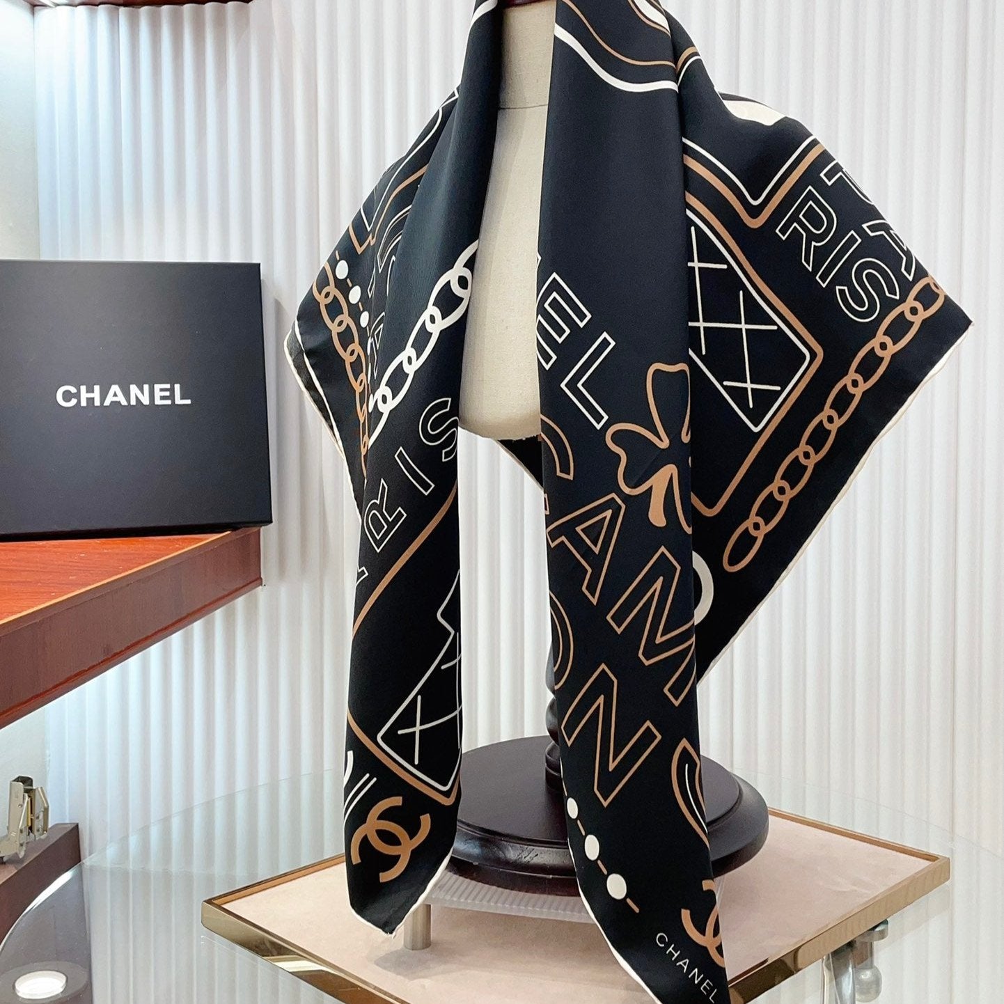 CC Square Scarf 90 CM In Black Mix Beige White Silk Twill 165002