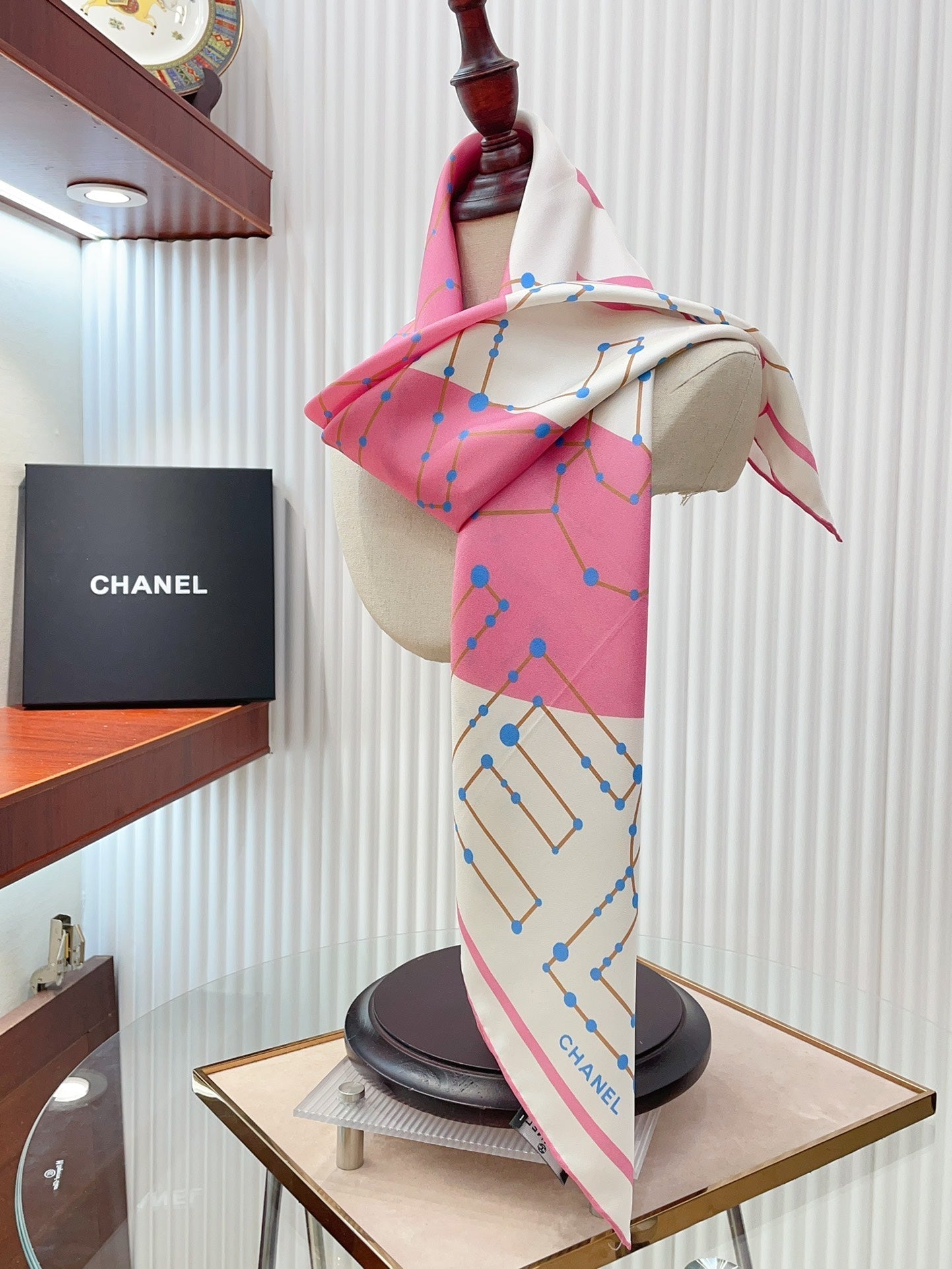 CC Square Scarf 90 CM In White Mix Pink Silk Twill  174874