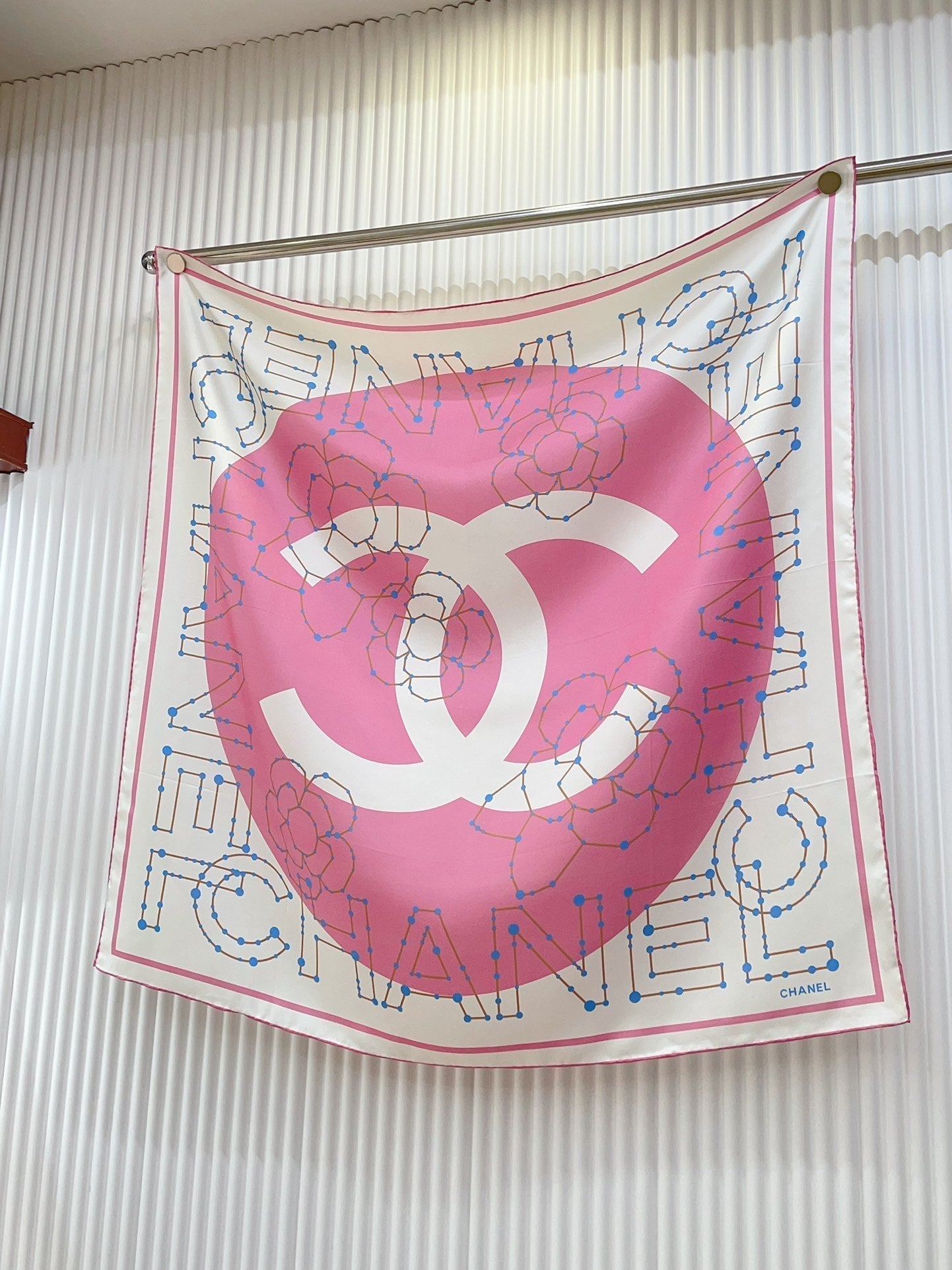 CC Square Scarf 90 CM In White Mix Pink Silk Twill  174874