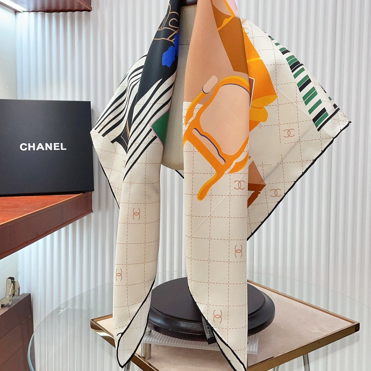 CC Square Scarf 90 CM In White Colorful Silk Twill  187426