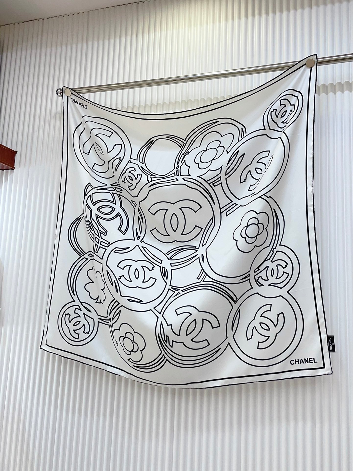 CC Square Scarf 90 CM In White Mix Black Silk Twill  187437