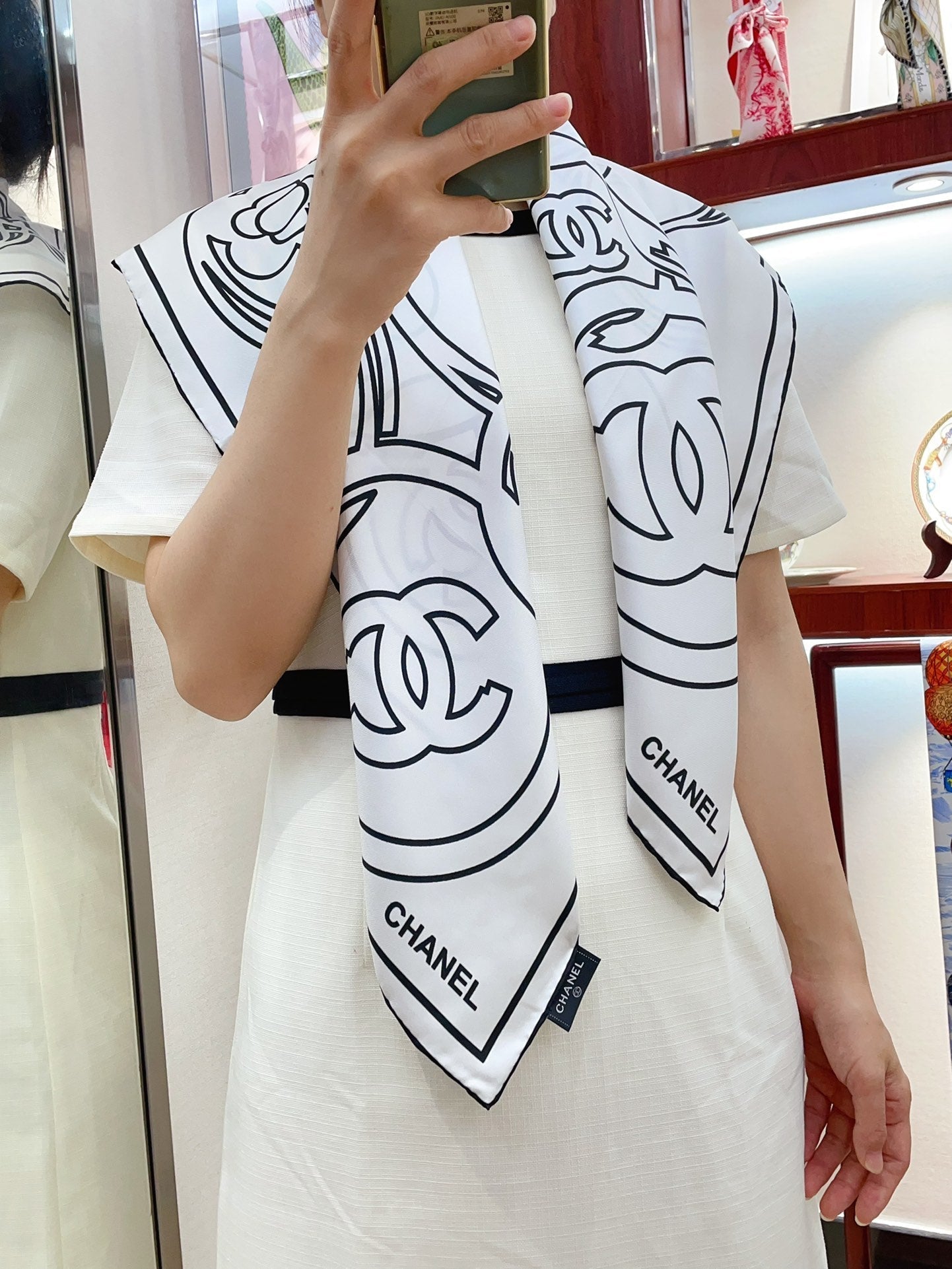 CC Square Scarf 90 CM In White Mix Black Silk Twill  187437