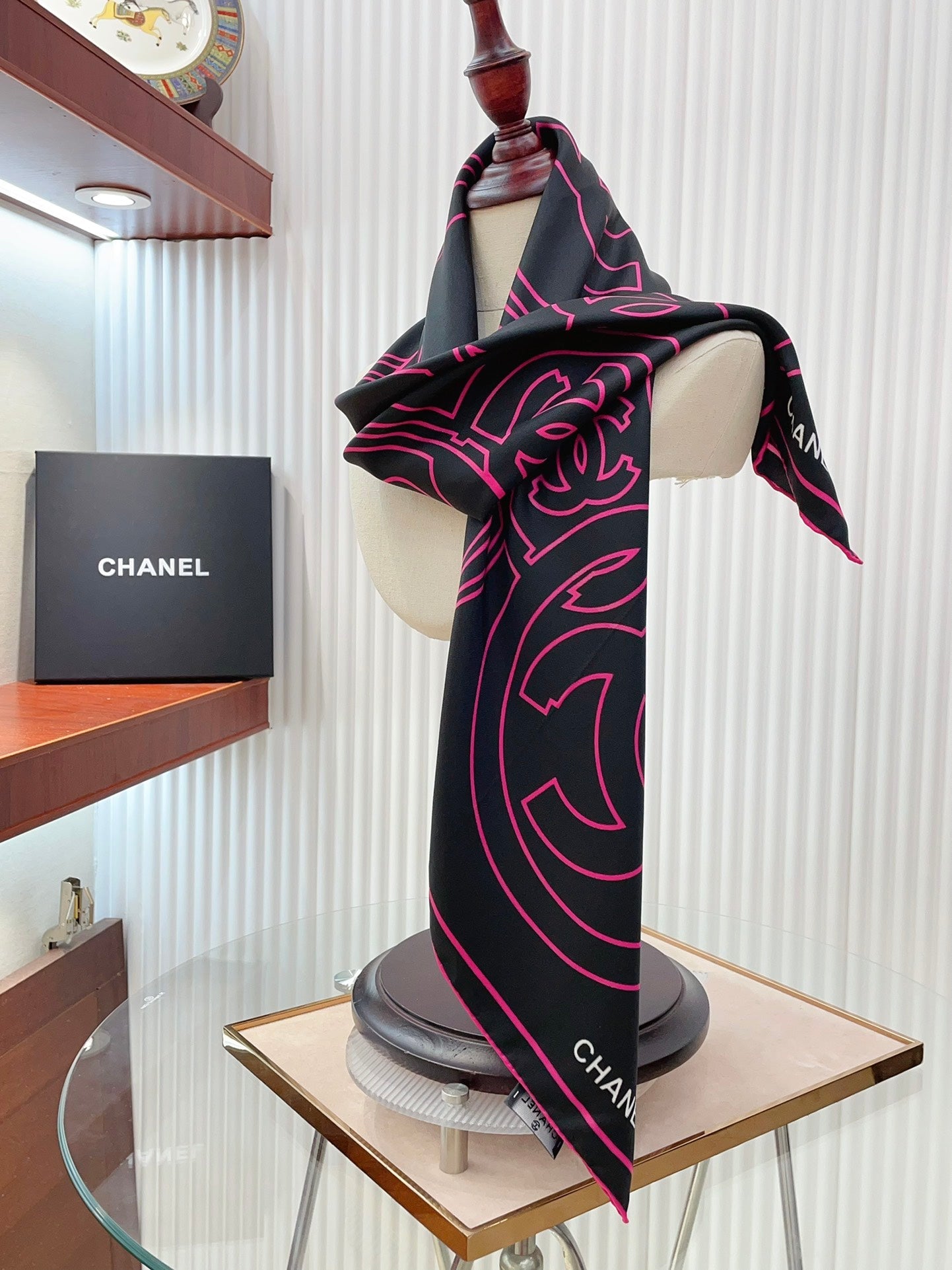CC Square Scarf 90 CM In Black Mix Pink Silk Twill 187438