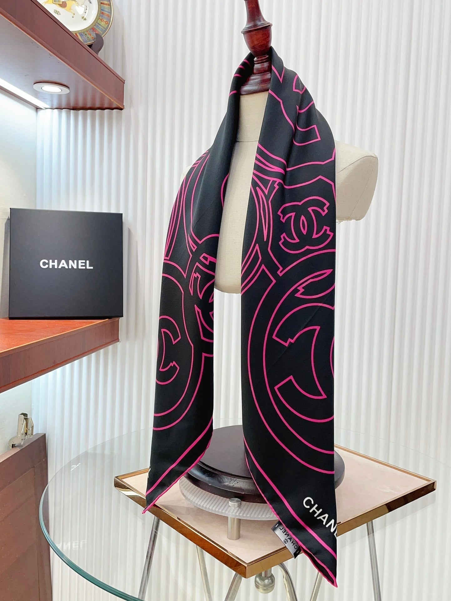 CC Square Scarf 90 CM In Black Mix Pink Silk Twill 187438