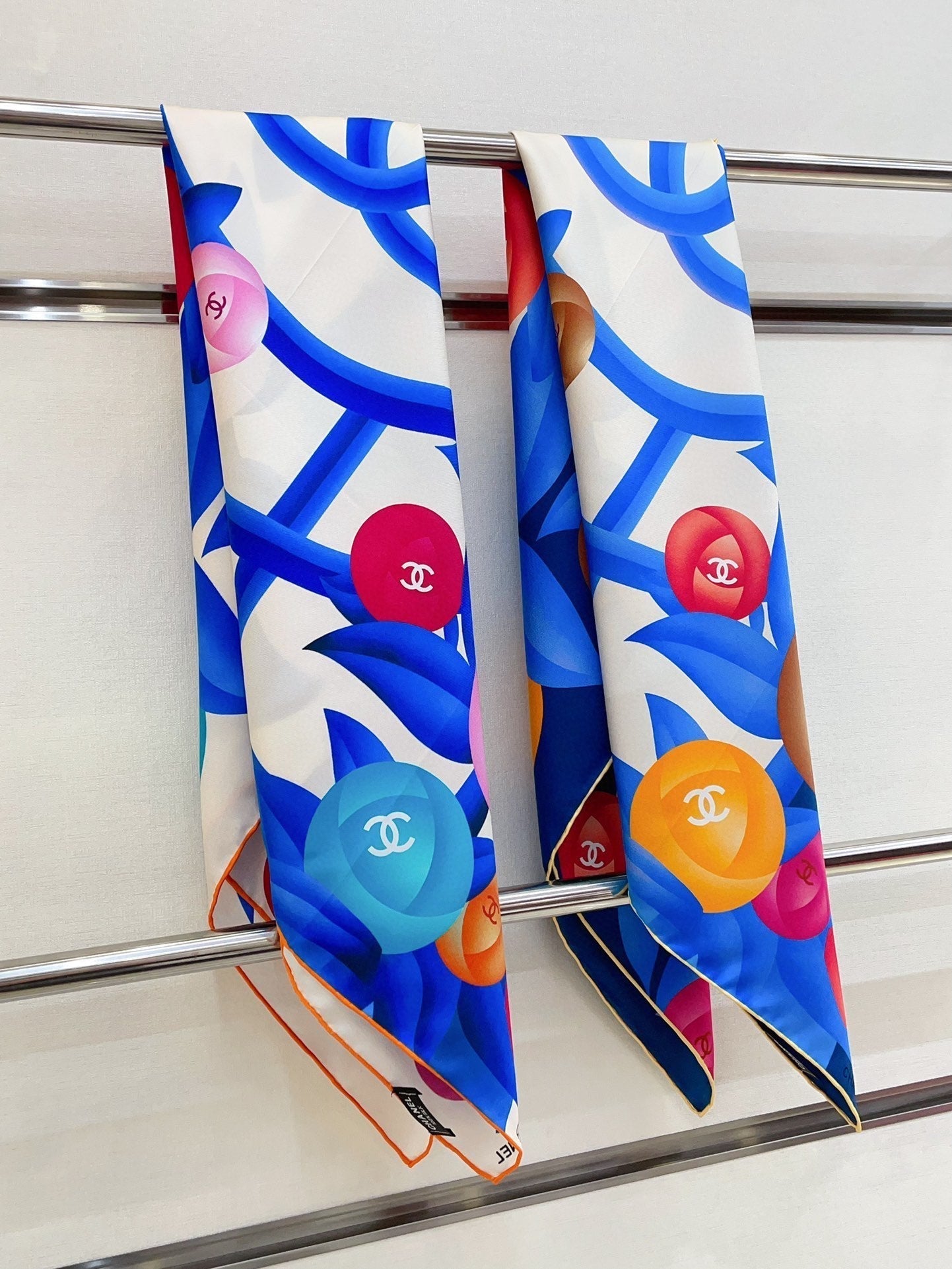 CC Square Scarf 90 CM In Colorful Silk Twill 193820