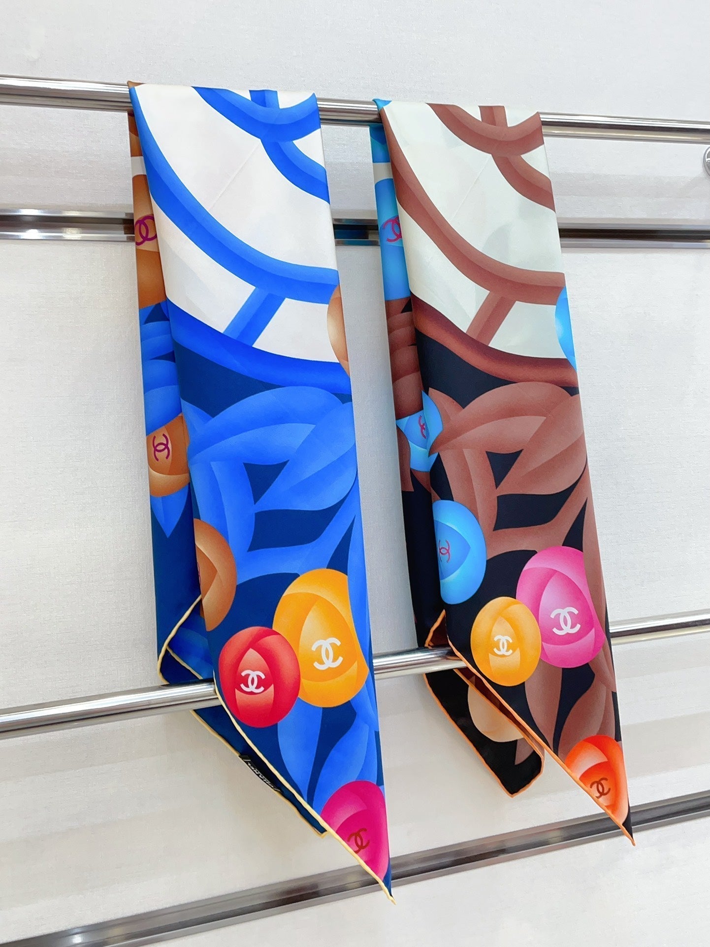 CC Square Scarf 90 CM In Colorful Silk Twill 193821