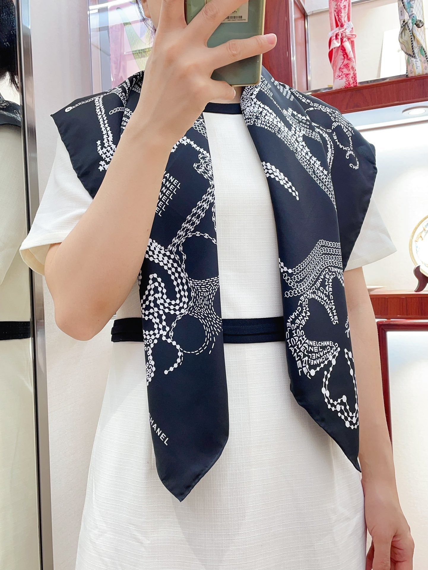 CC Square Scarf 90 CM In Black White Silk Twill  198570