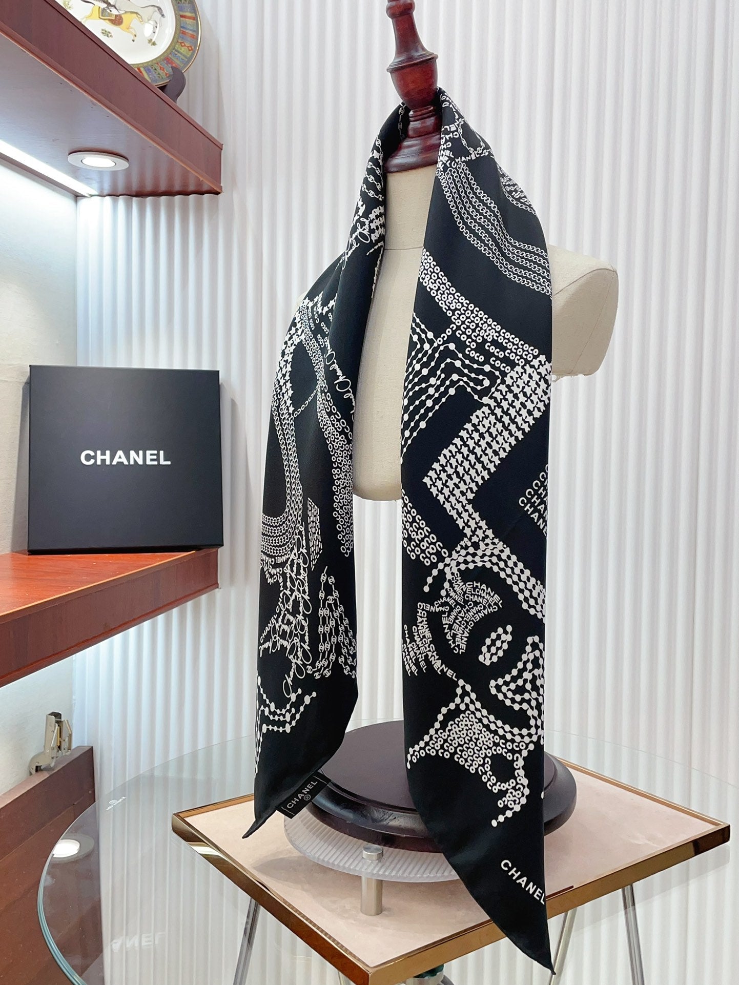 CC Square Scarf 90 CM In Black White Silk Twill  198570