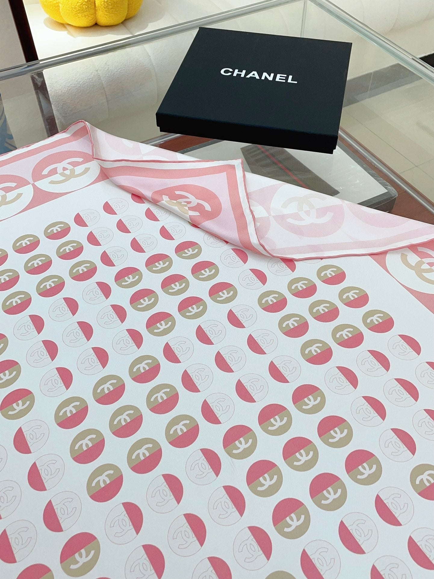 CC Square Scarf 90 CM In White Mix Pink Silk Twill  206464