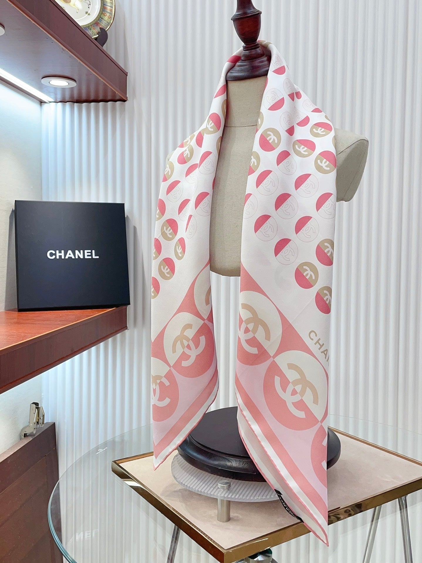 CC Square Scarf 90 CM In White Mix Pink Silk Twill  206464