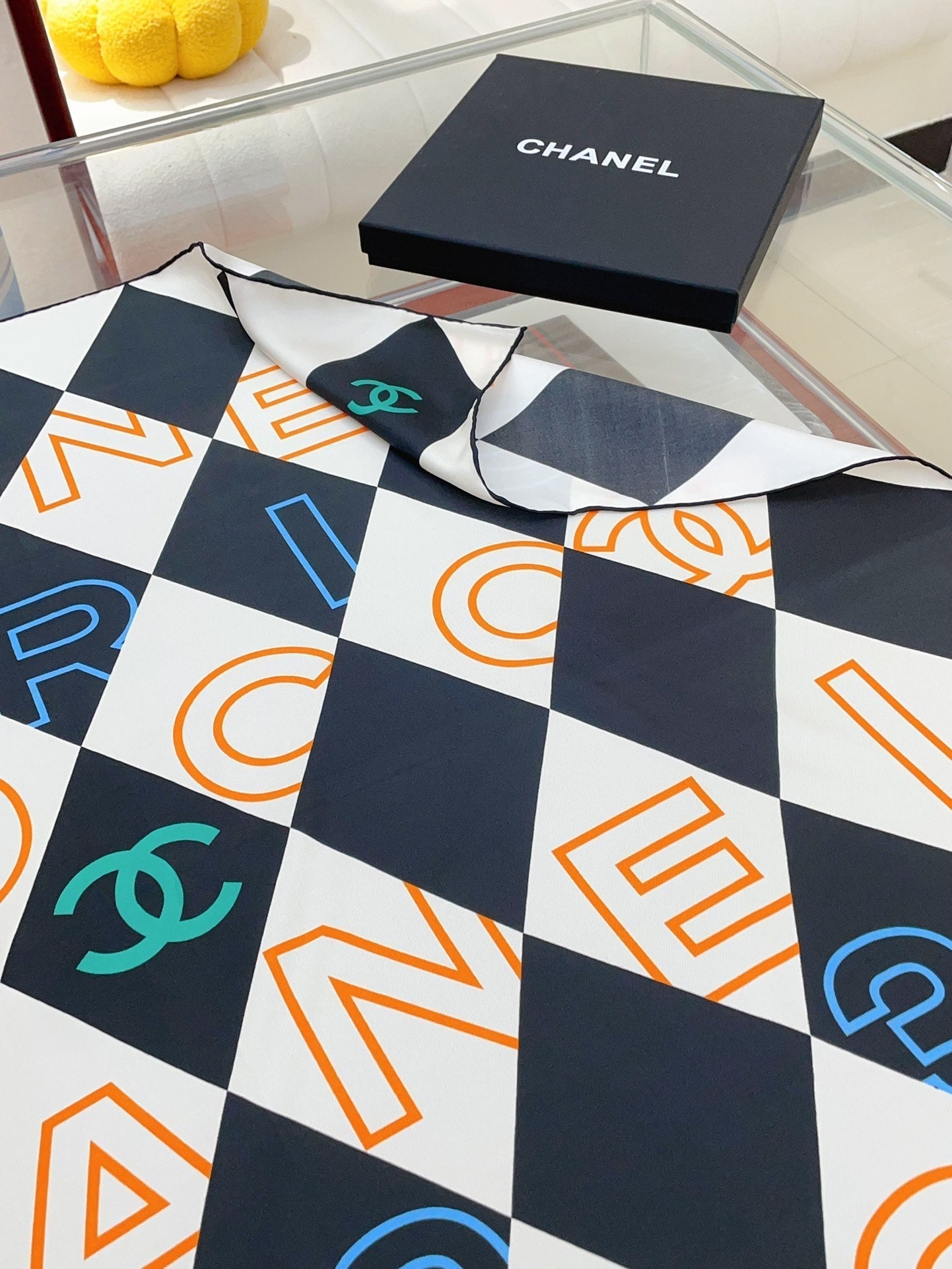 CC Square Scarf 90 CM In Colorful Silk Twill  208575