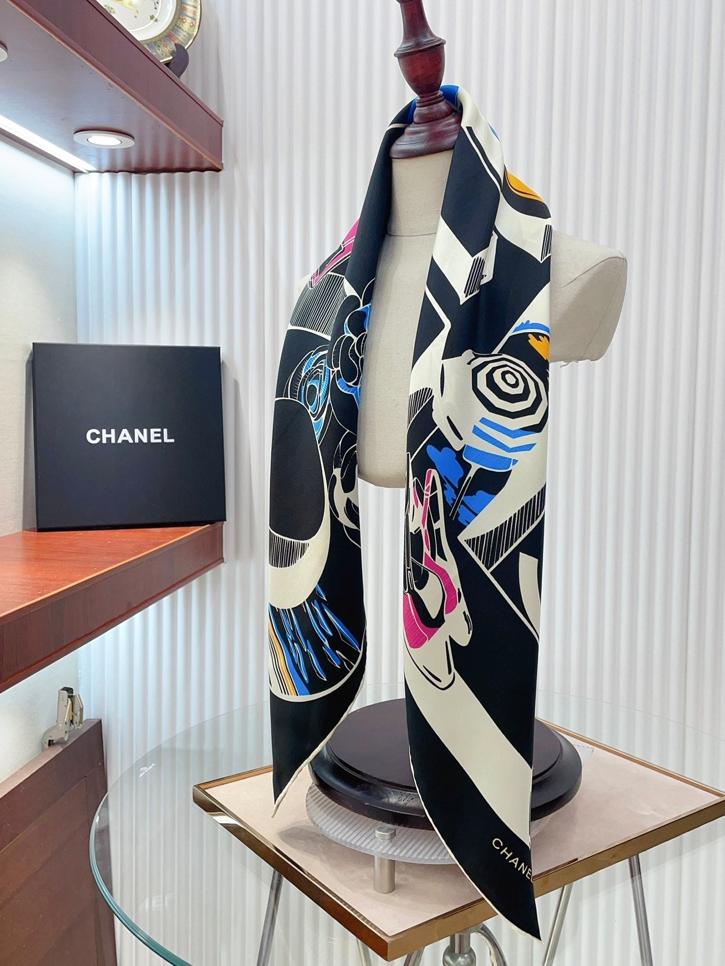 CC Square Scarf 90 CM In Black Colorful Silk Twill  211096
