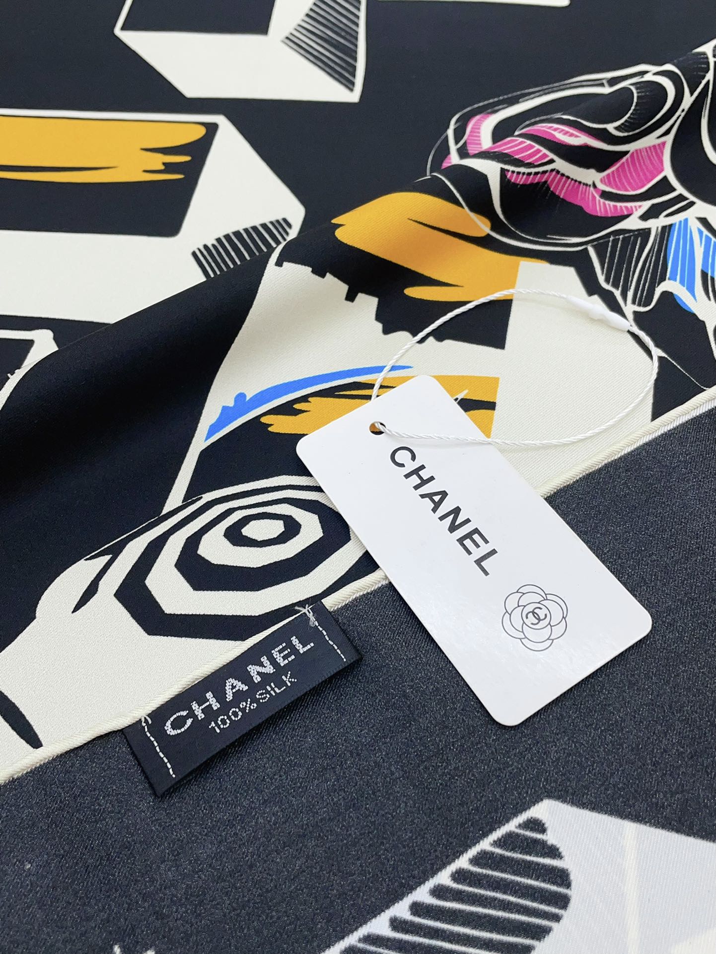 CC Square Scarf 90 CM In Black Colorful Silk Twill  211096