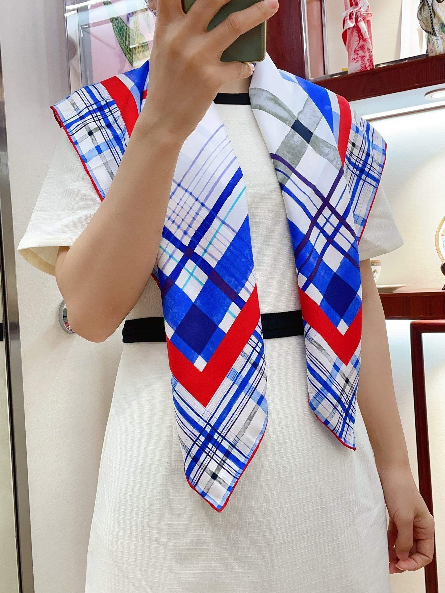 CC Square Scarf 90 CM In Colorful Silk Twill  217209