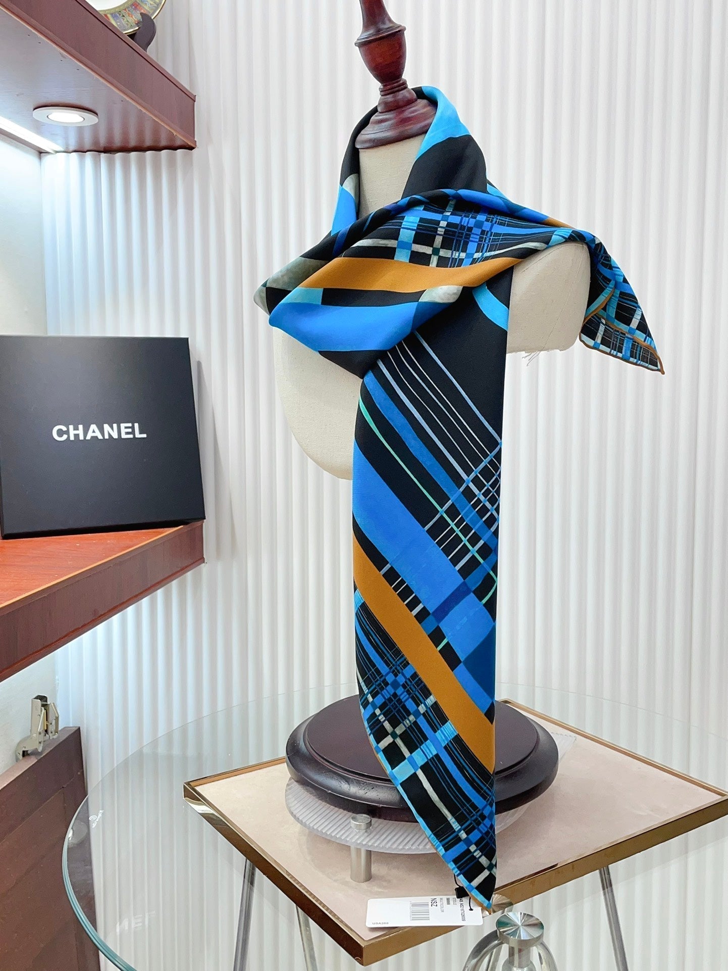 CC Square Scarf 90 CM In Colorful Silk Twill  217210