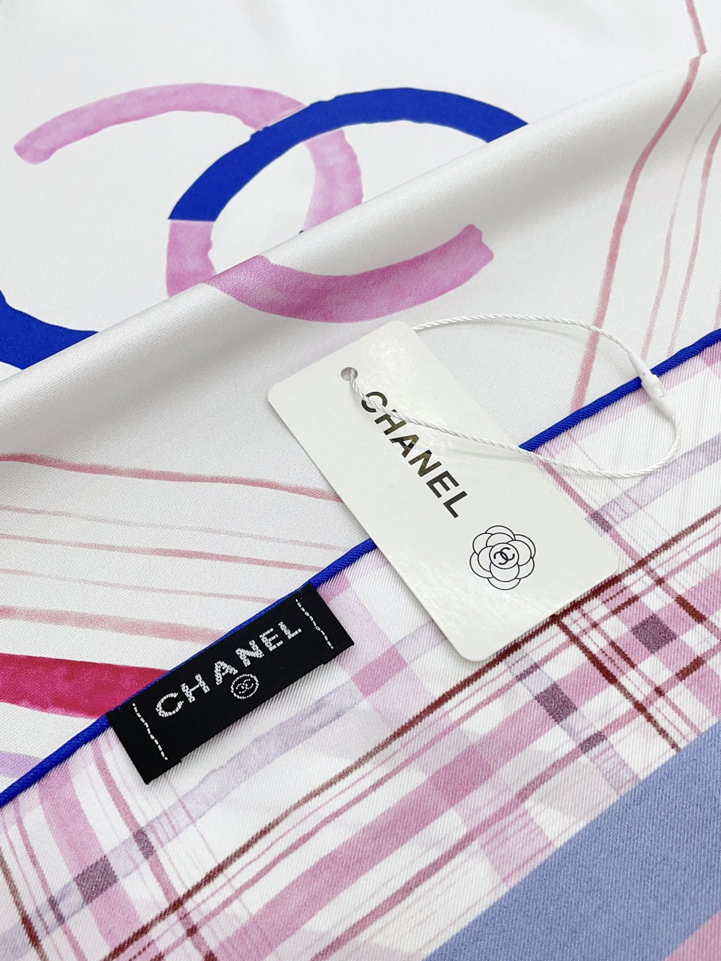 CC Square Scarf 90 CM In Colorful Silk Twill  217211