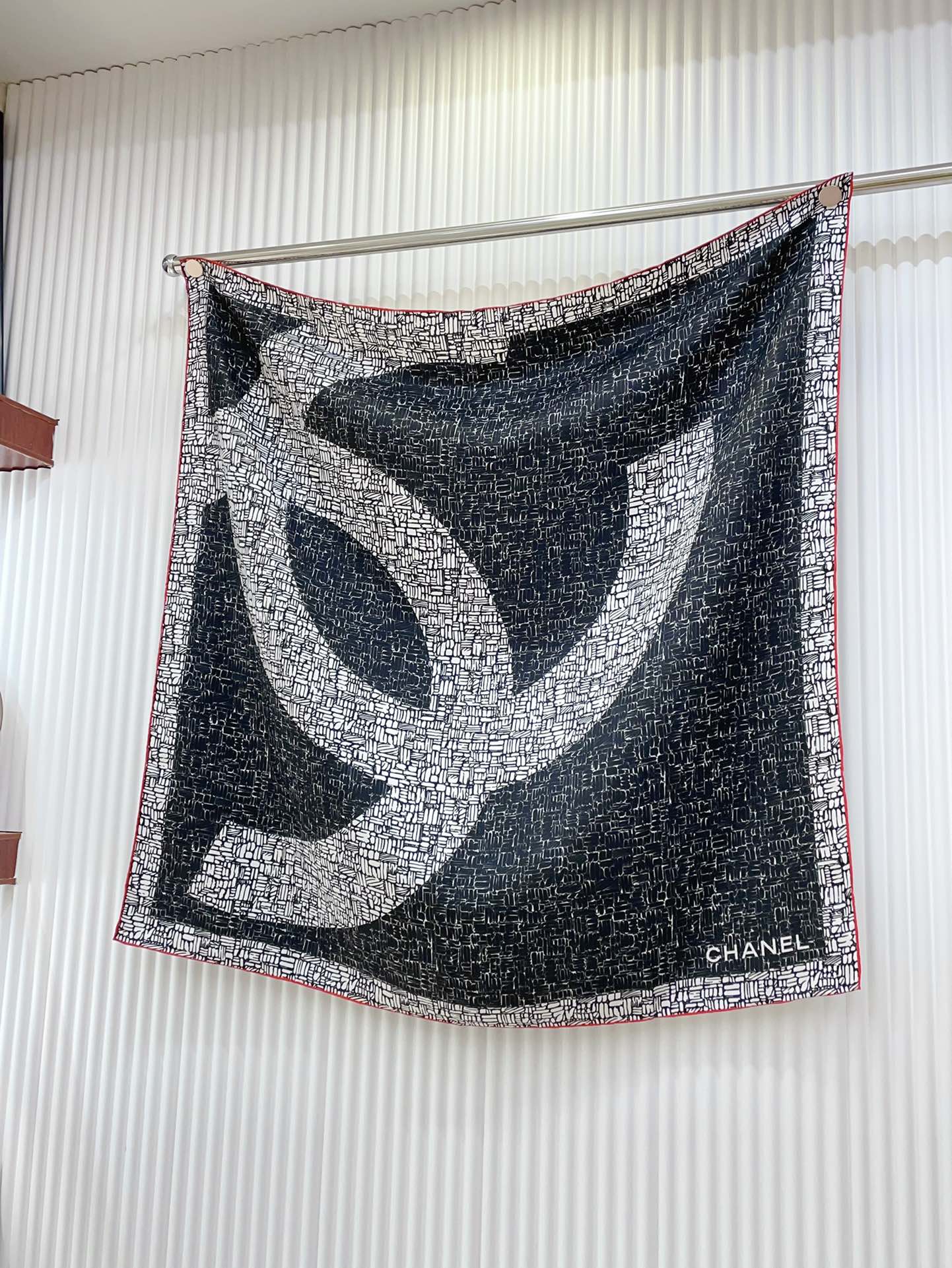 CC Square Scarf 90 CM In Black Mix White Silk Twill 218098
