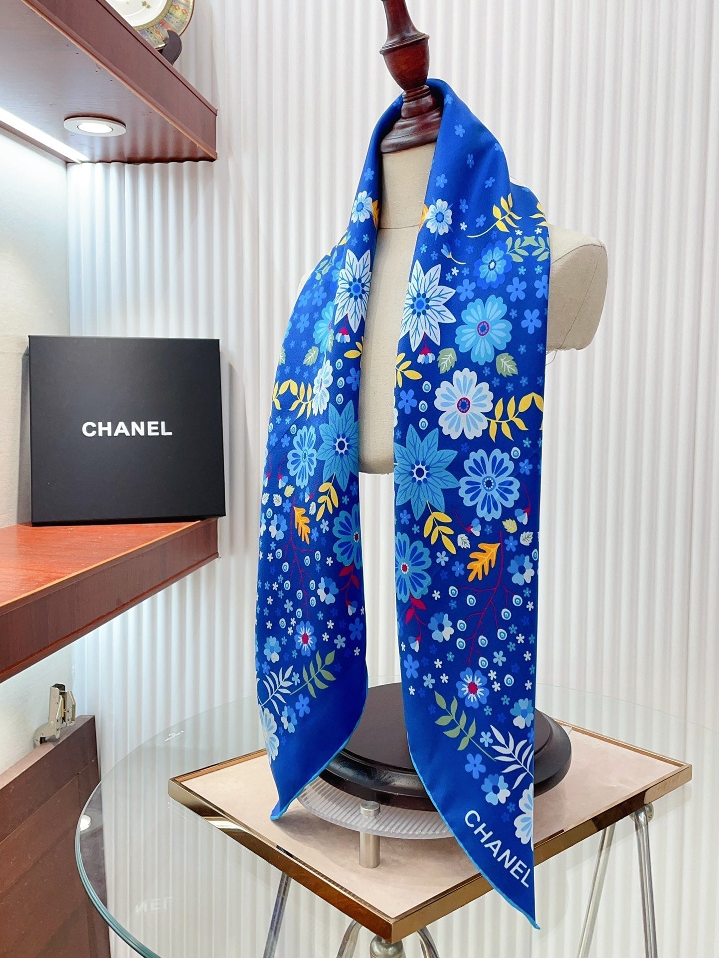 CC Square Scarf 90 CM In Blue Colorful Silk Twill 234598