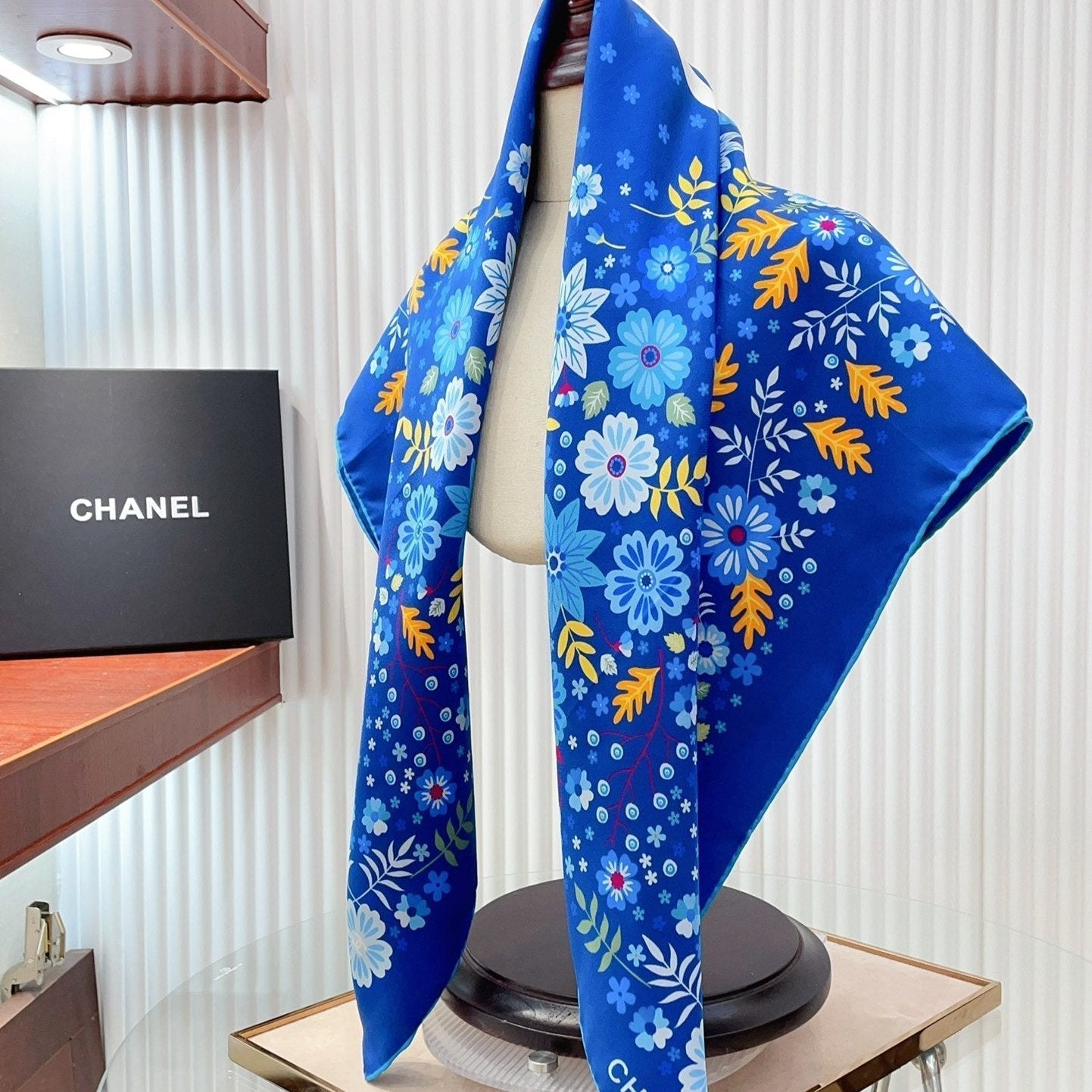 CC Square Scarf 90 CM In Blue Colorful Silk Twill 234598