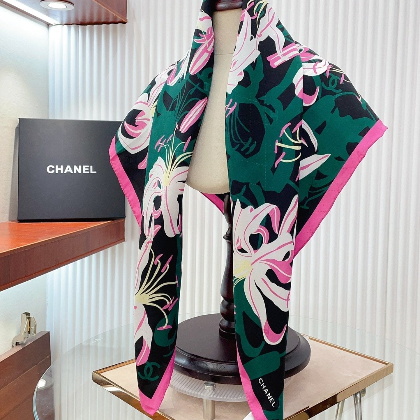 CC Square Scarf 90 CM In Colorful Silk Twill  296707