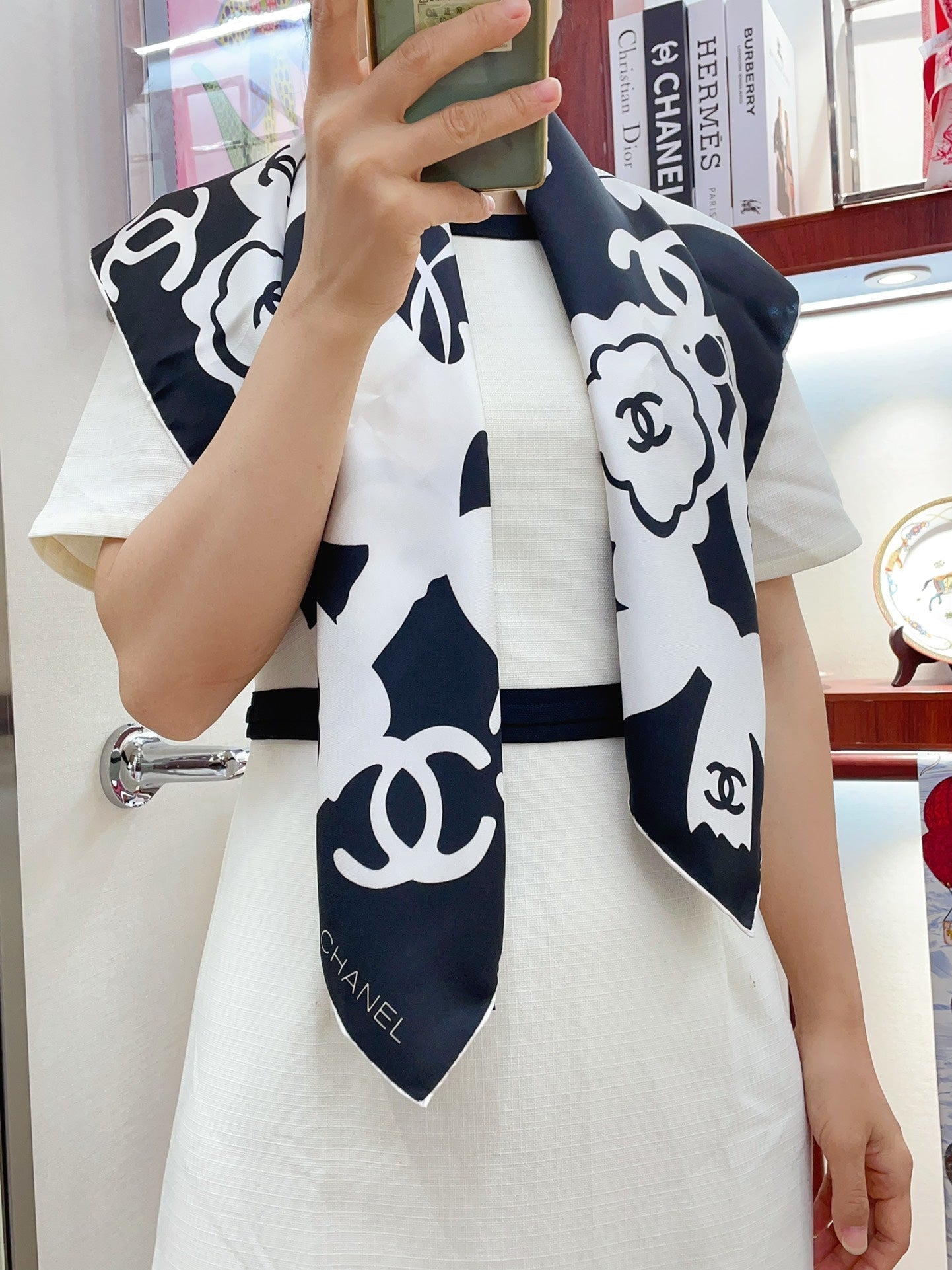 CC Square Scarf 90 CM In Black Mix White Silk  305181
