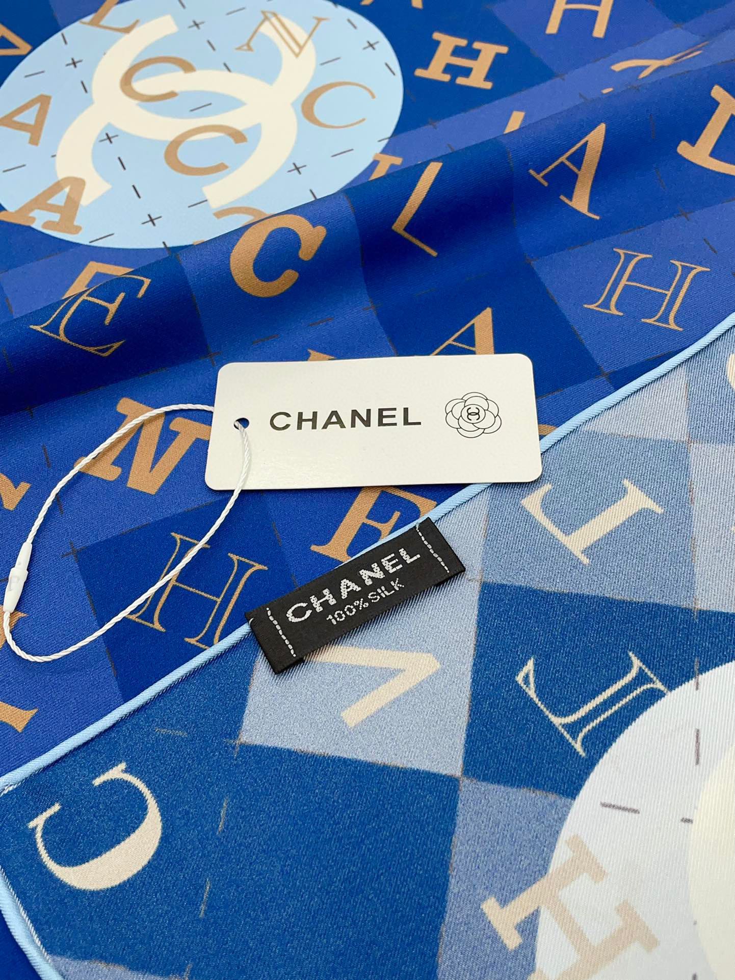 CC Square Scarf 90 CM In Blue Silk Twill 306566