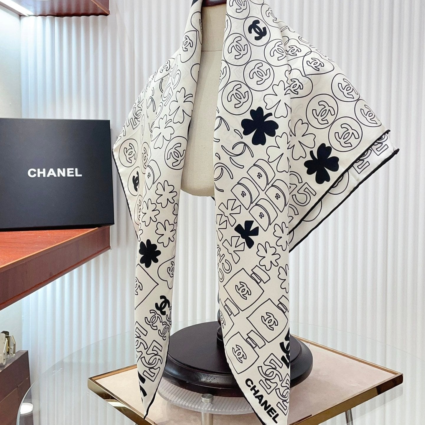 CC Square Scarf 90 CM In White Mix Black Cashmere Silk 316269