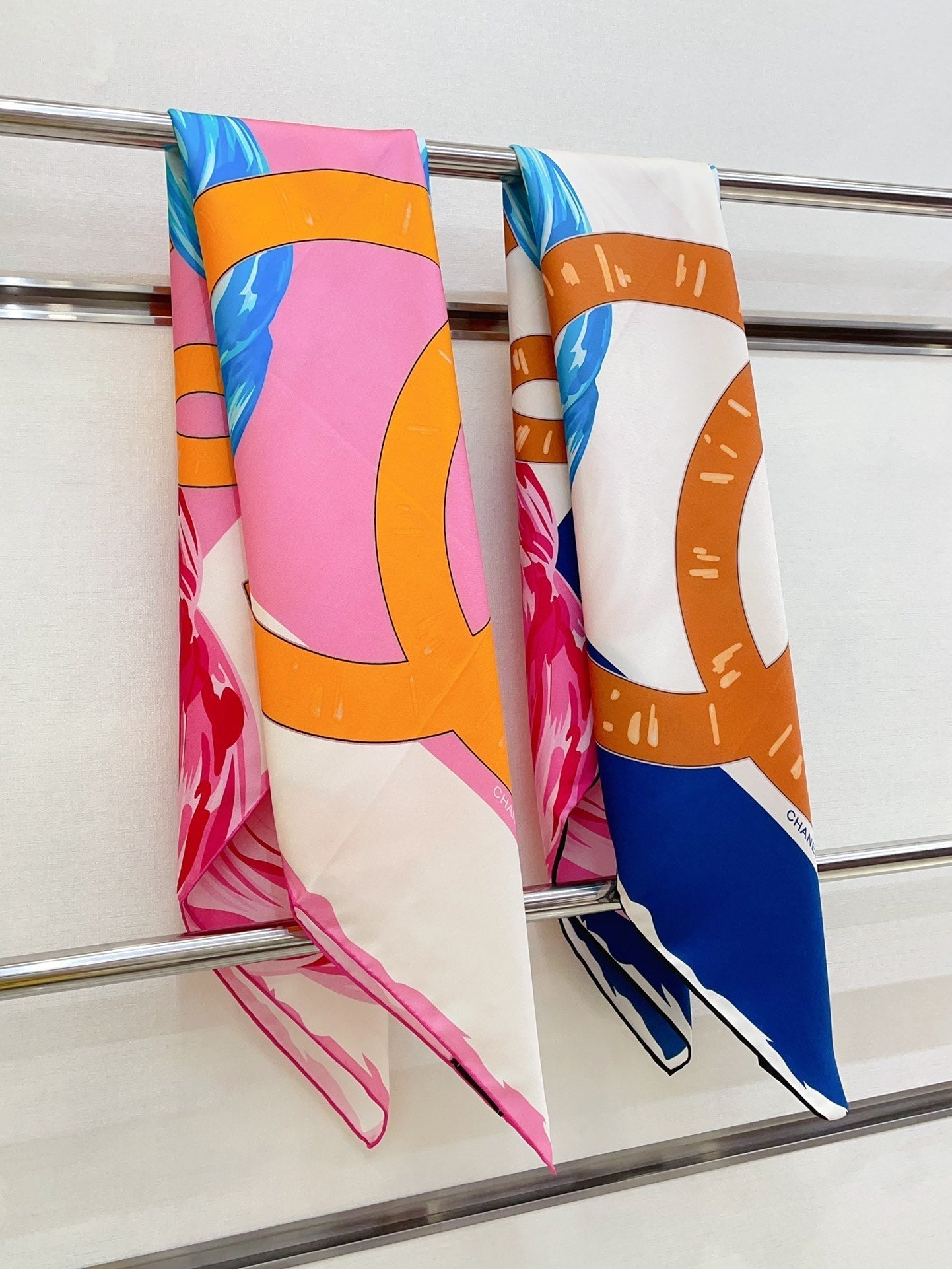 CC Square Scarf 90 CM In Colorful Silk Twill 327464