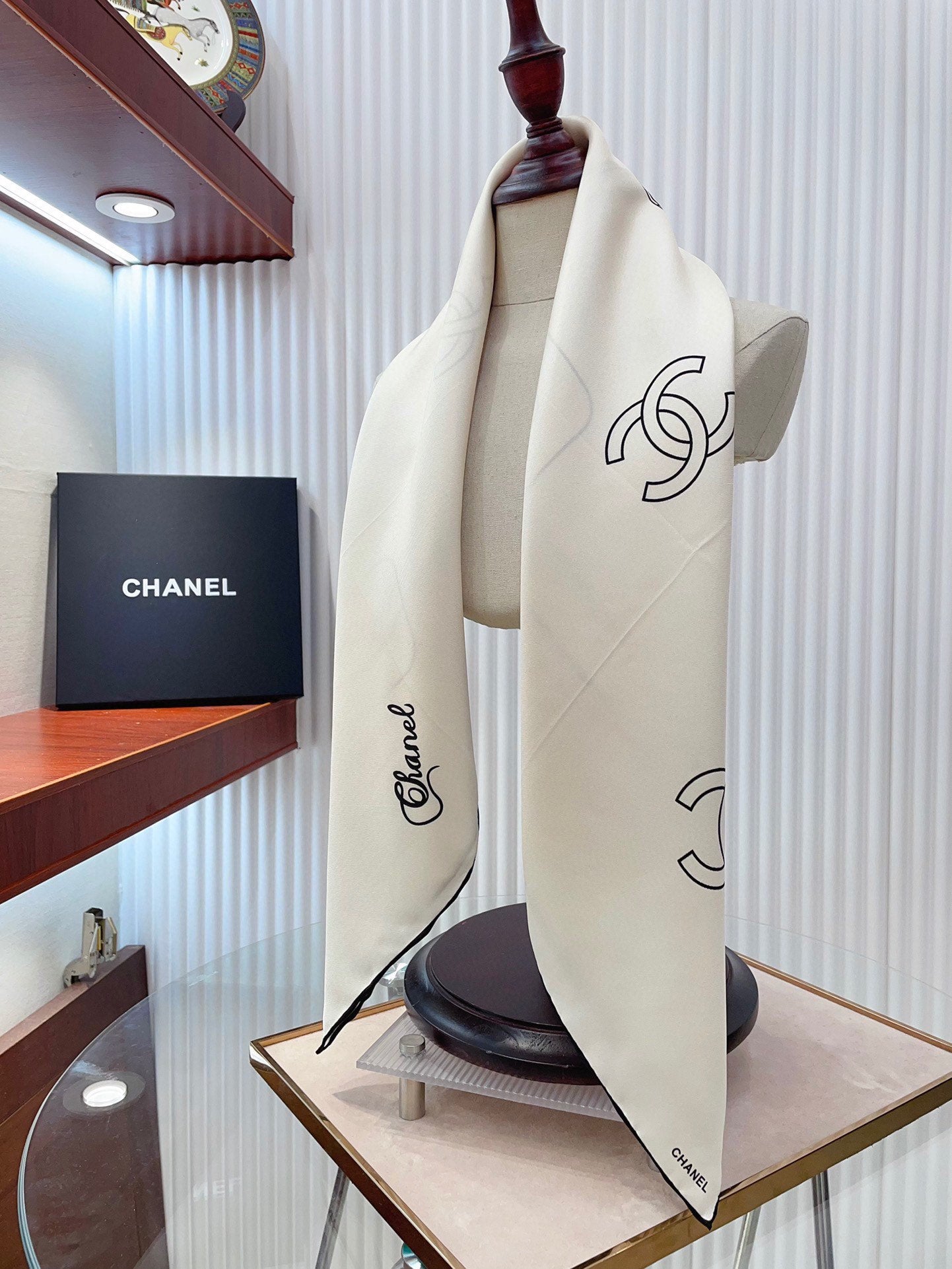 CC Square Scarf 90 CM In White Silk Twill 335845