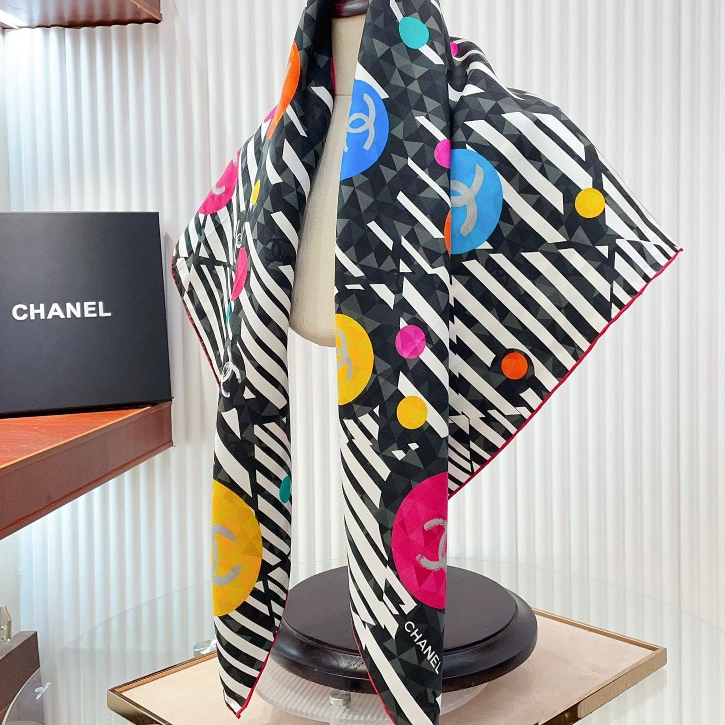CC Square Scarf 90 CM In Colorful Silk Twill 335850