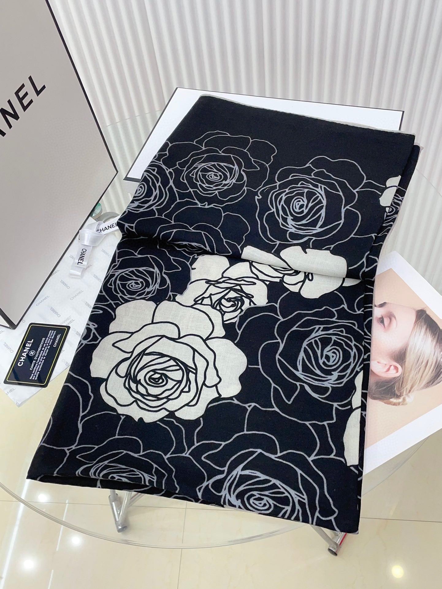 CC Square Scarf 140 CM In Black Mix White Small Flower Cashmere And Silk 342864