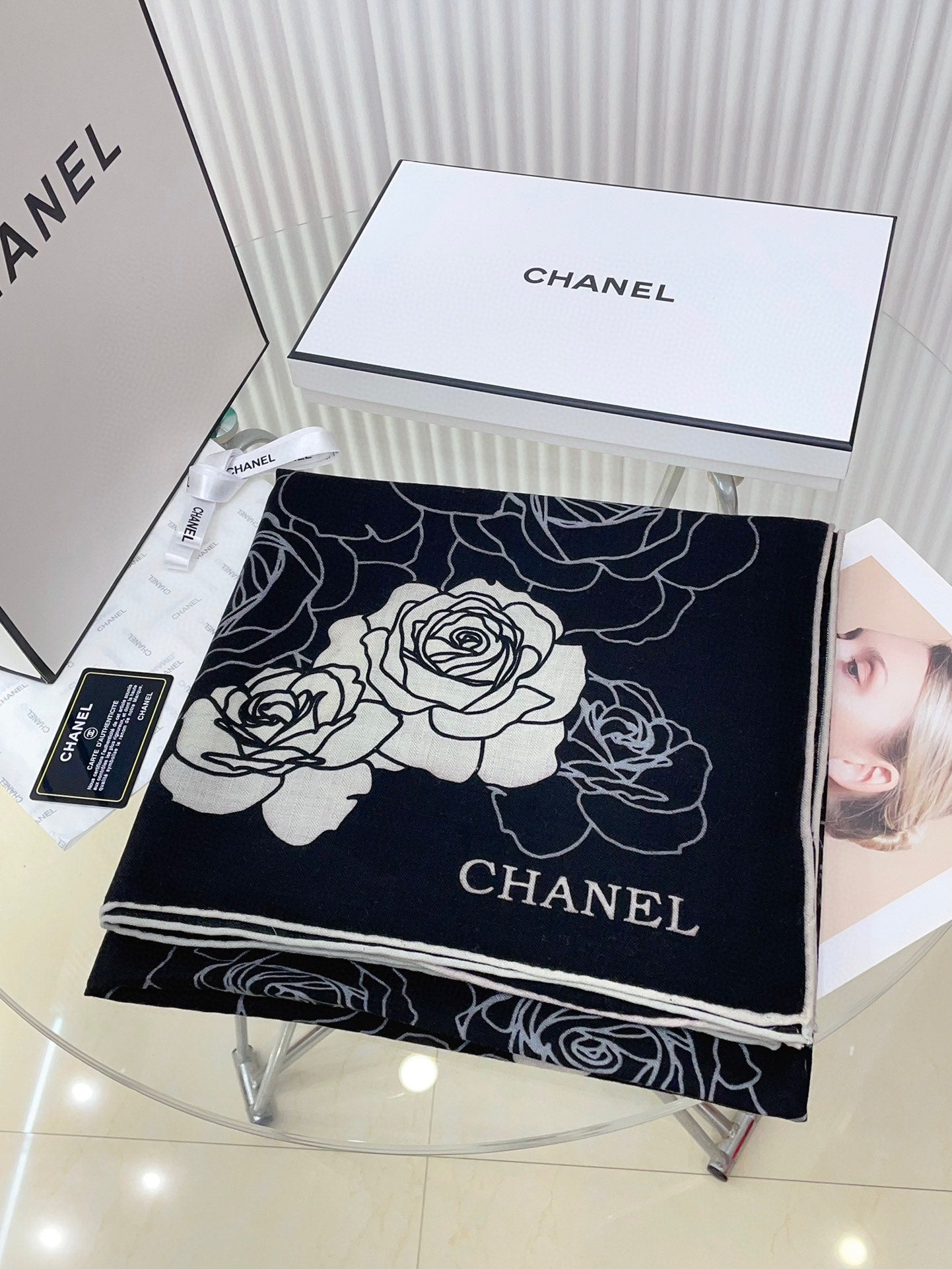 CC Square Scarf 140 CM In Black Mix White Small Flower Cashmere And Silk 342864