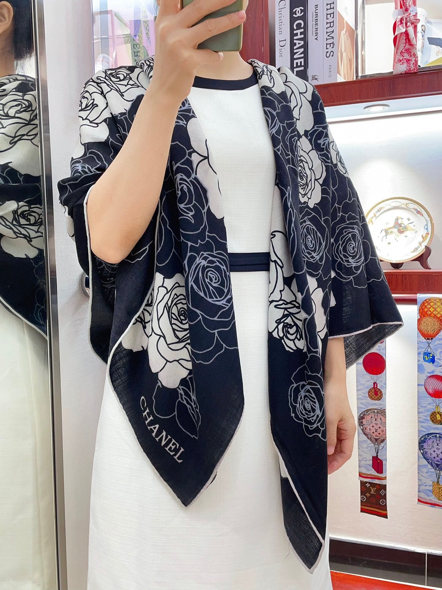 CC Square Scarf 140 CM In Black Mix White Small Flower Cashmere And Silk 342864