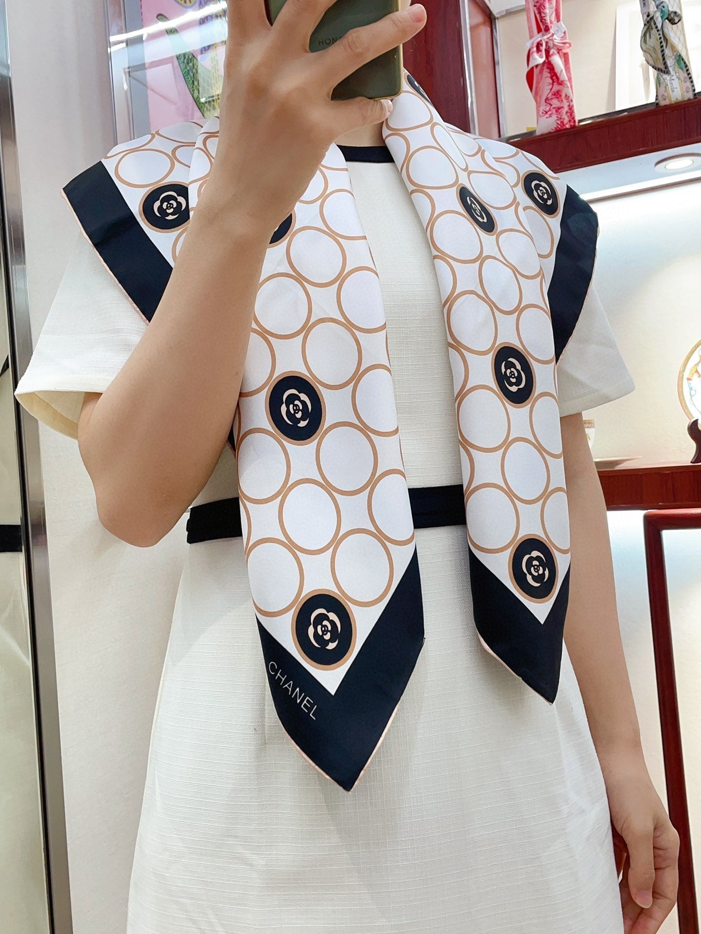 CC Square Scarf 90 CM In White Beige Mix Black Silk Twill  350414