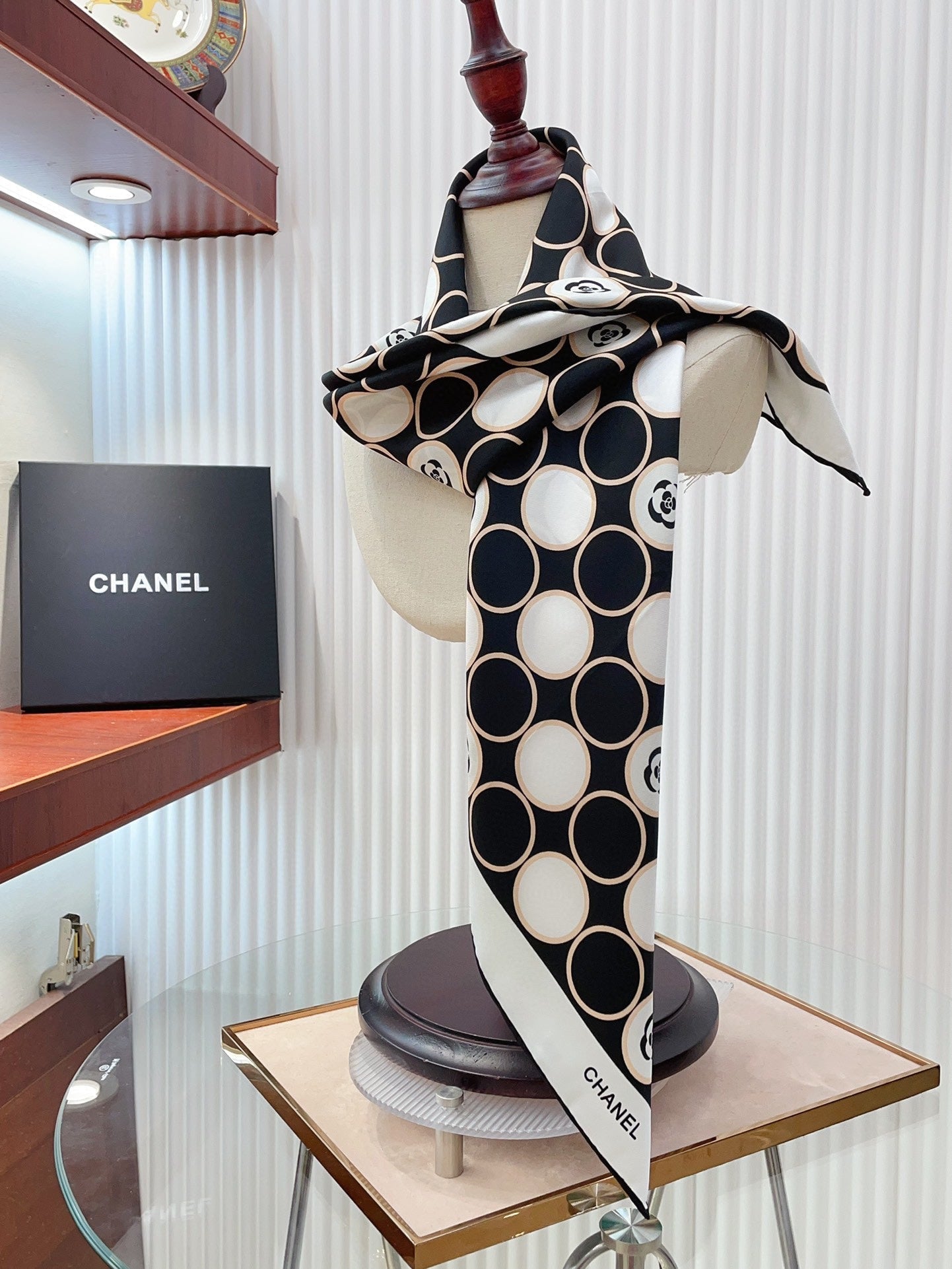 CC Square Scarf 90 CM In Black Mix White Silk Twill  350415
