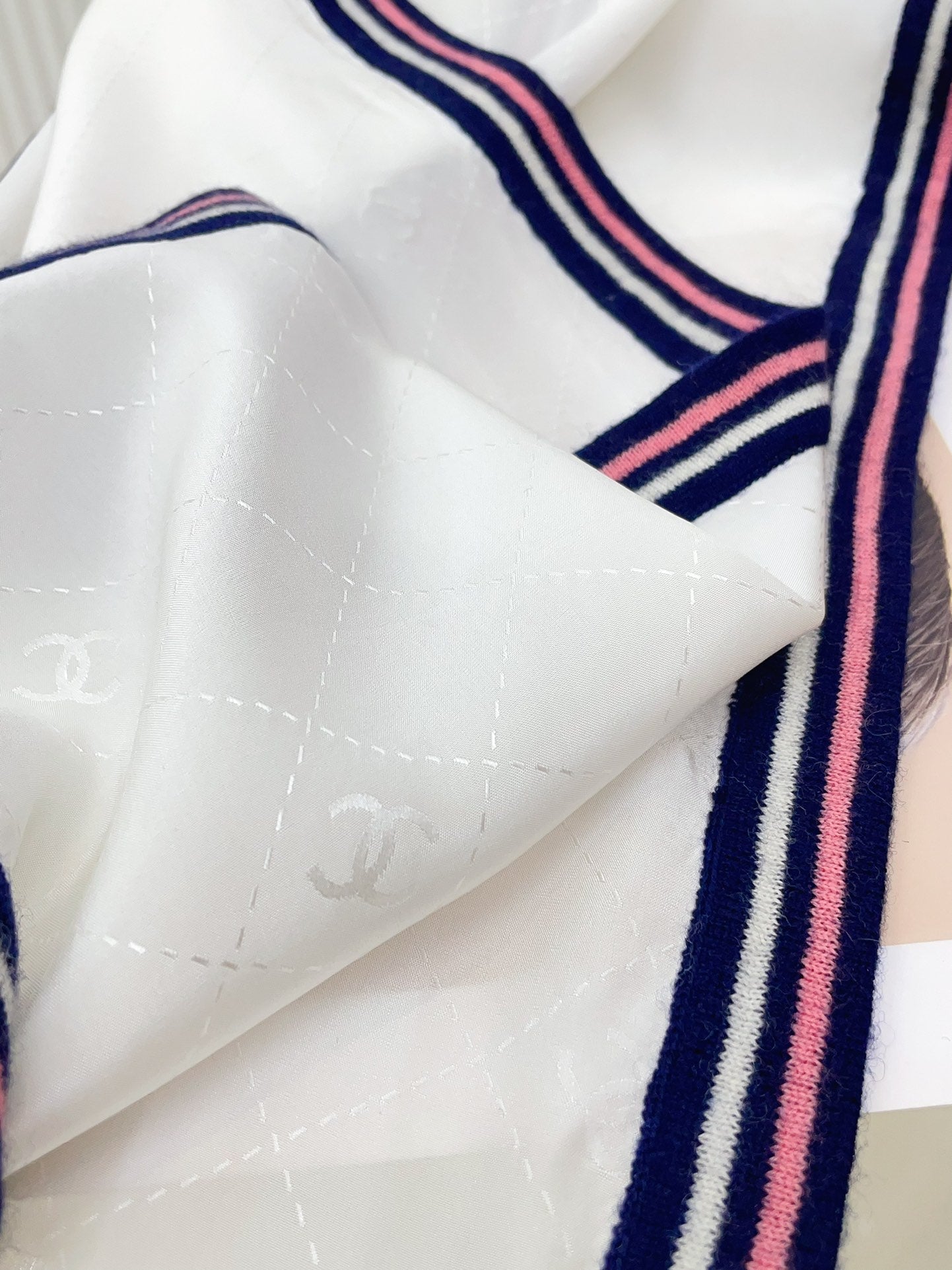 CC Scarf 200 CM In White Mix Darl Blue Silk 357900