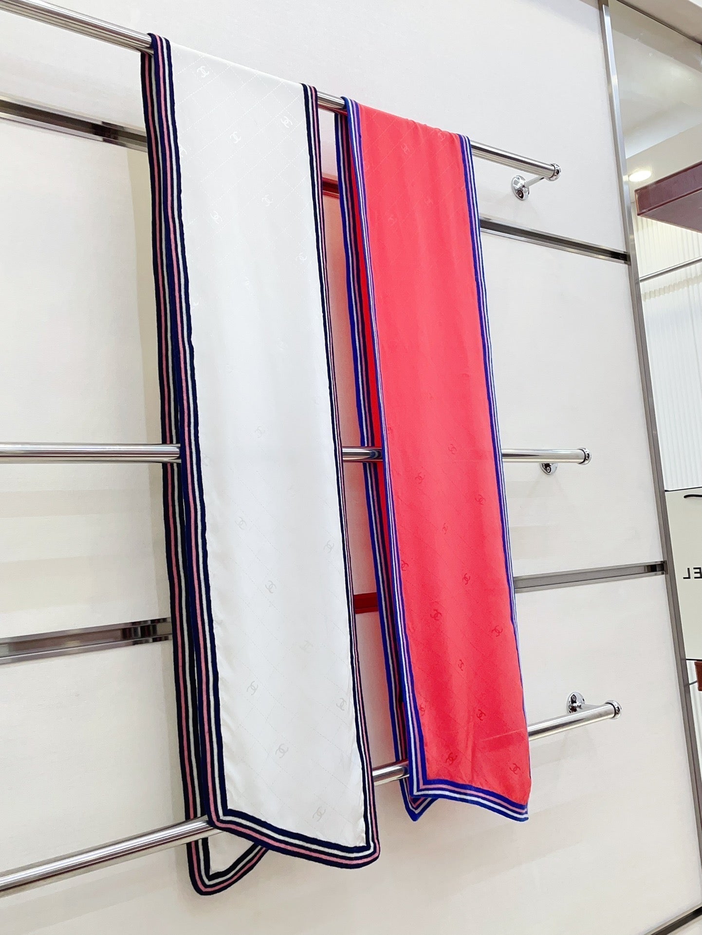 CC Scarf 200 CM In White Mix Darl Blue Silk 357900
