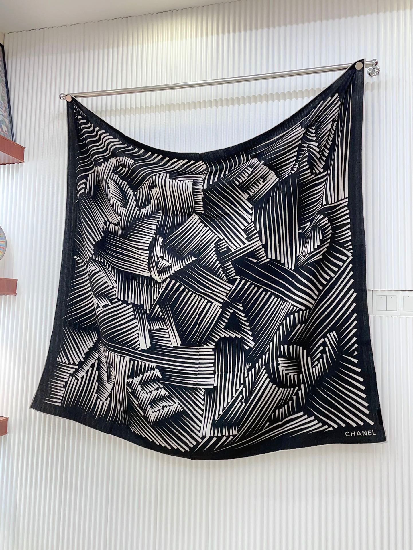 CC Square Scarf 140 CM In Black White Cashmere Mix Silk 382617