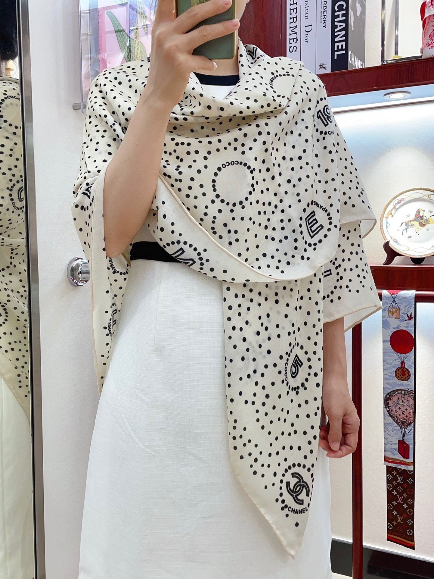 CC Square Scarf 140 CM In White Mix Black Cashmere And Silk  398279