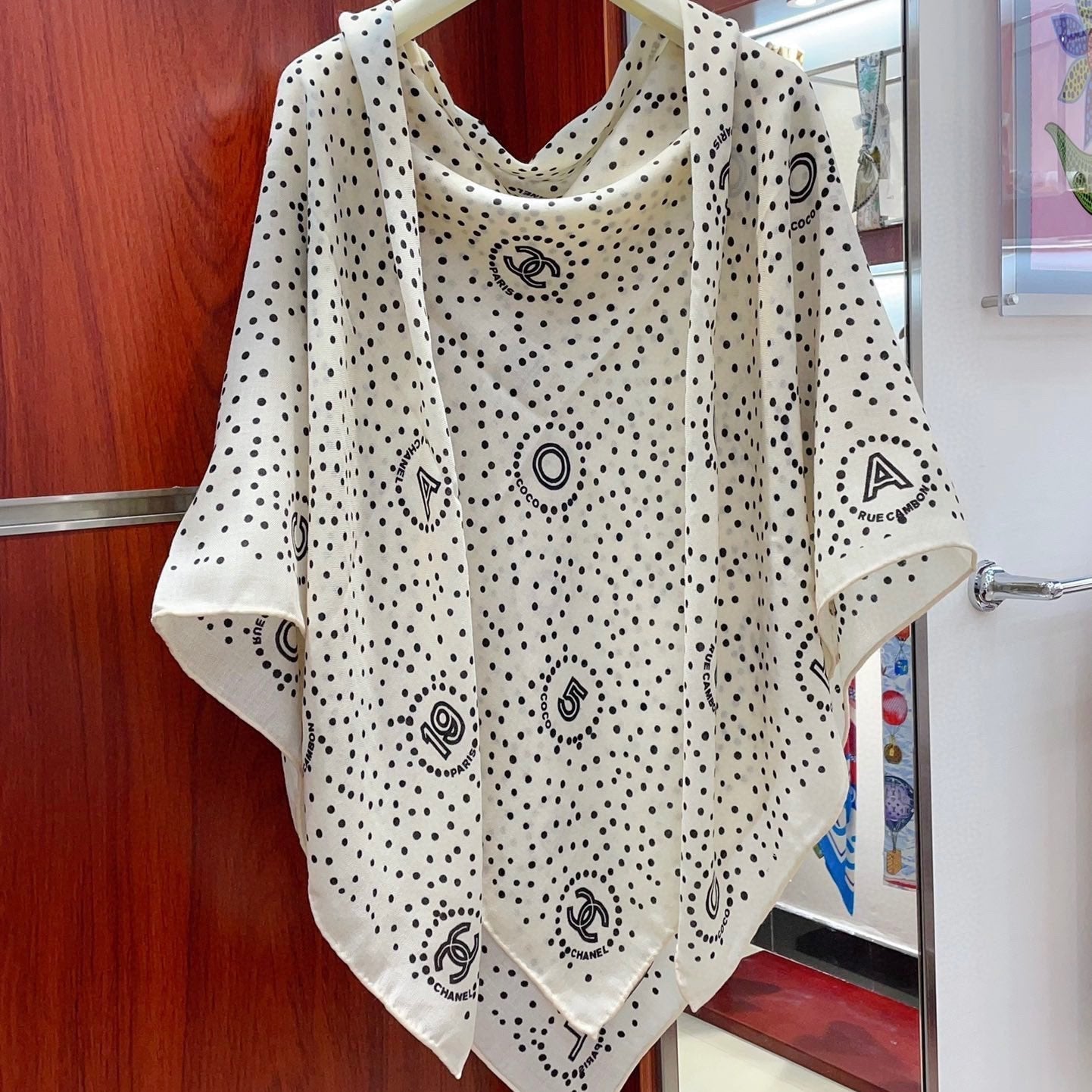 CC Square Scarf 140 CM In White Mix Black Cashmere And Silk  398279