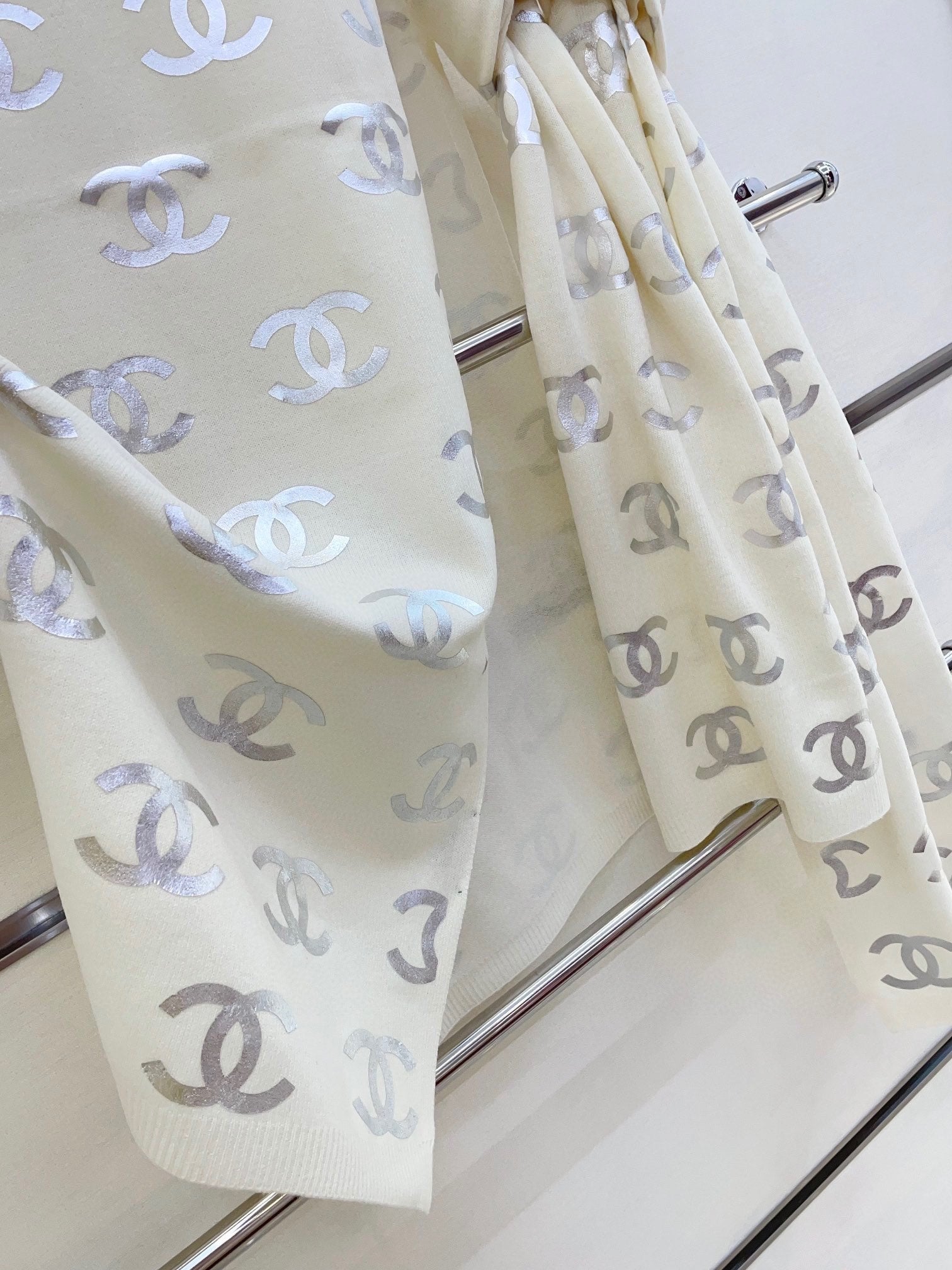 CC Scarf 190 CM In White Logo Print Cashmere  401169