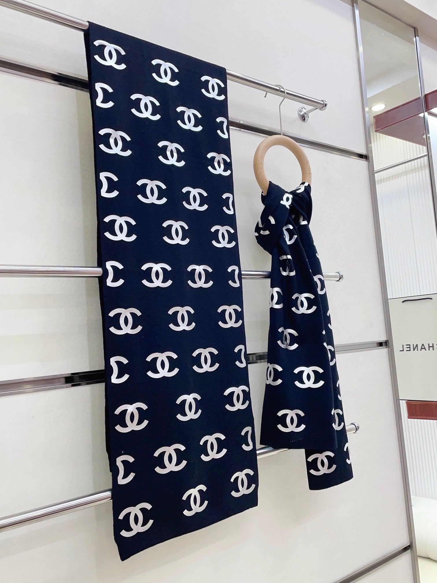 CC Scarf 190 CM In Black Logo Print Cashmere 401171