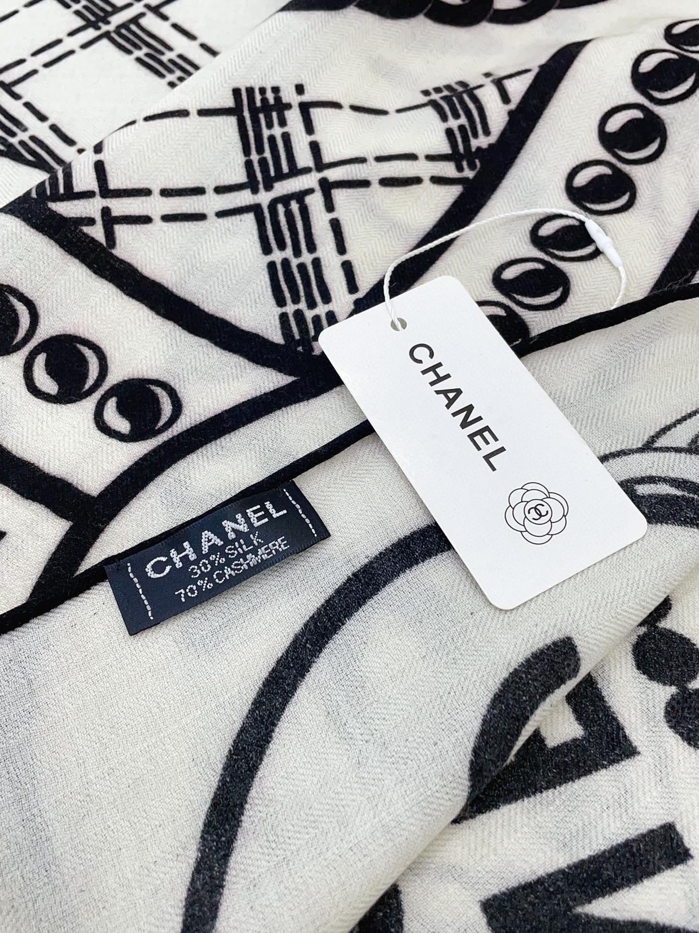 CC Square Scarf 140CM In White Mix Black Cashmere And Silk 407279
