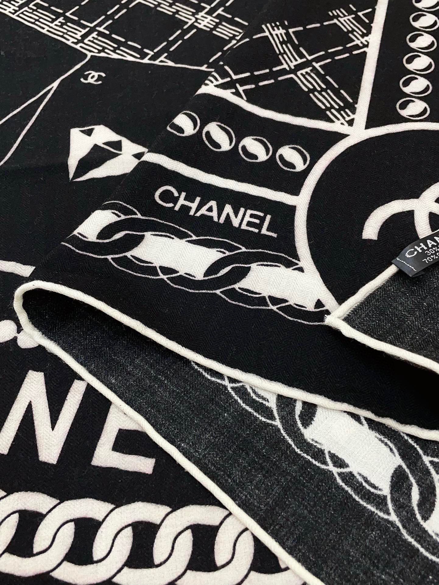 CC Square Scarf 140 CM In Black Mix White Cashmere And Silk 407280